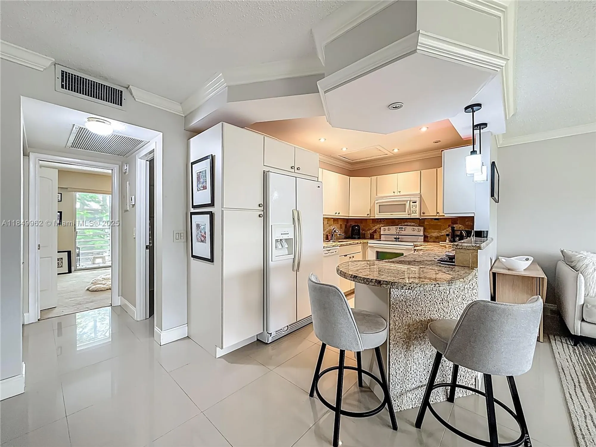 Property Slideshow image 16 of 41 | 618 fanshaw o # 618, Boca Raton, FL, 33434