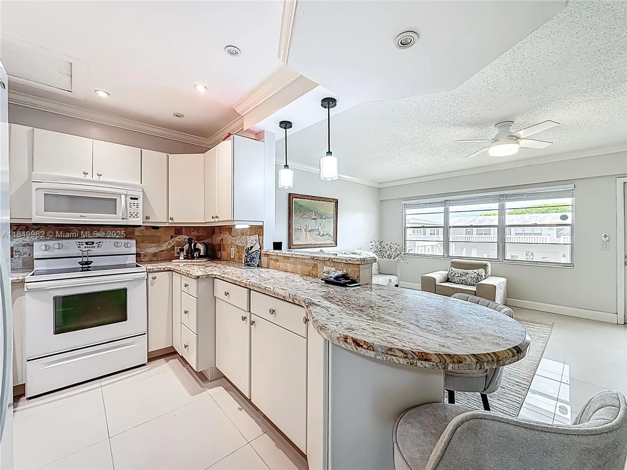 Property Slideshow image 18 of 41 | 618 fanshaw o # 618, Boca Raton, FL, 33434
