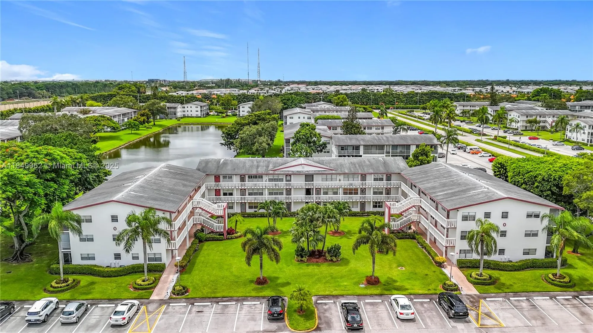 Property Slideshow image 1 of 41 | 618 fanshaw o # 618, Boca Raton, FL, 33434