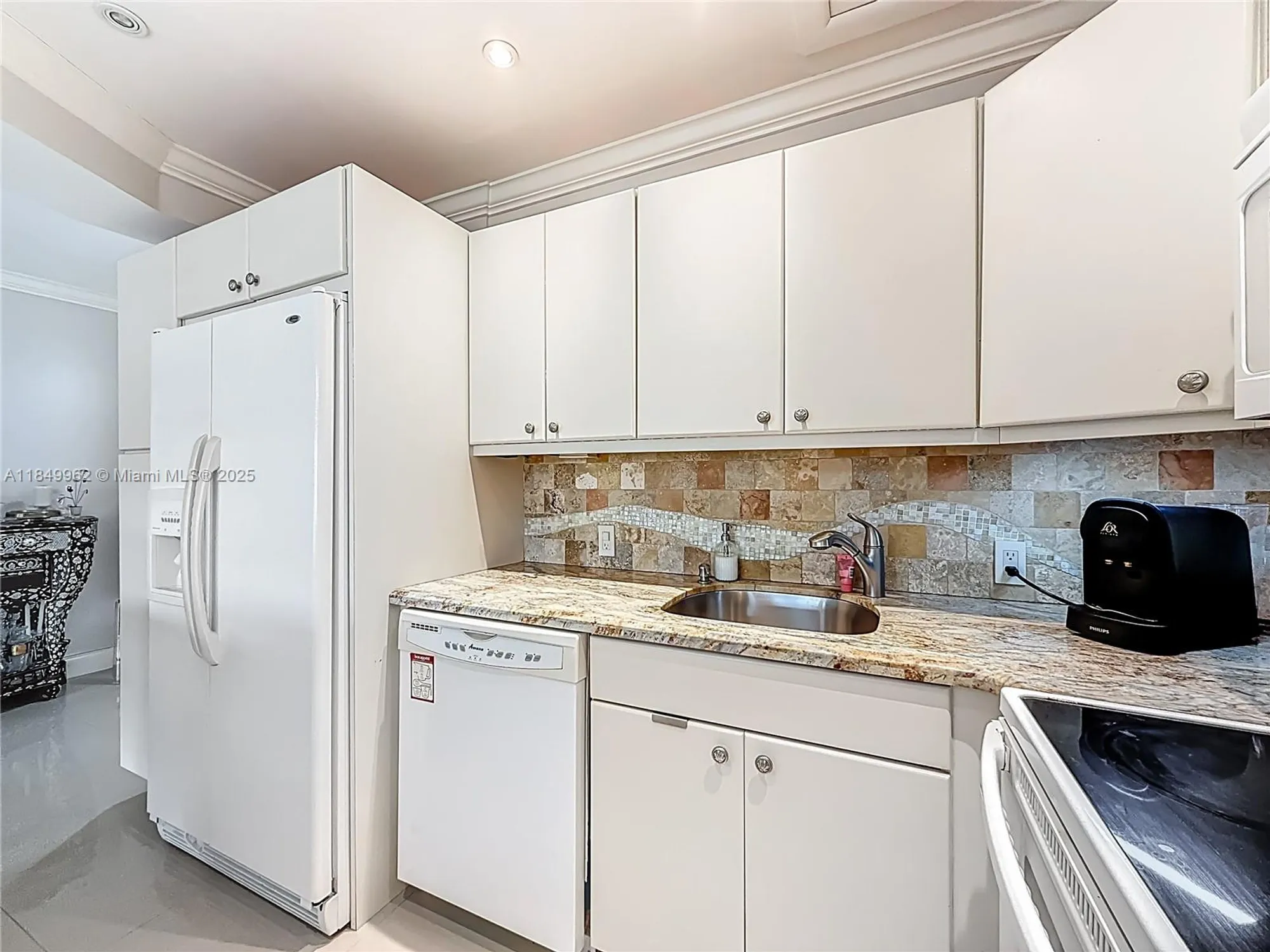 Property Slideshow image 21 of 41 | 618 fanshaw o # 618, Boca Raton, FL, 33434