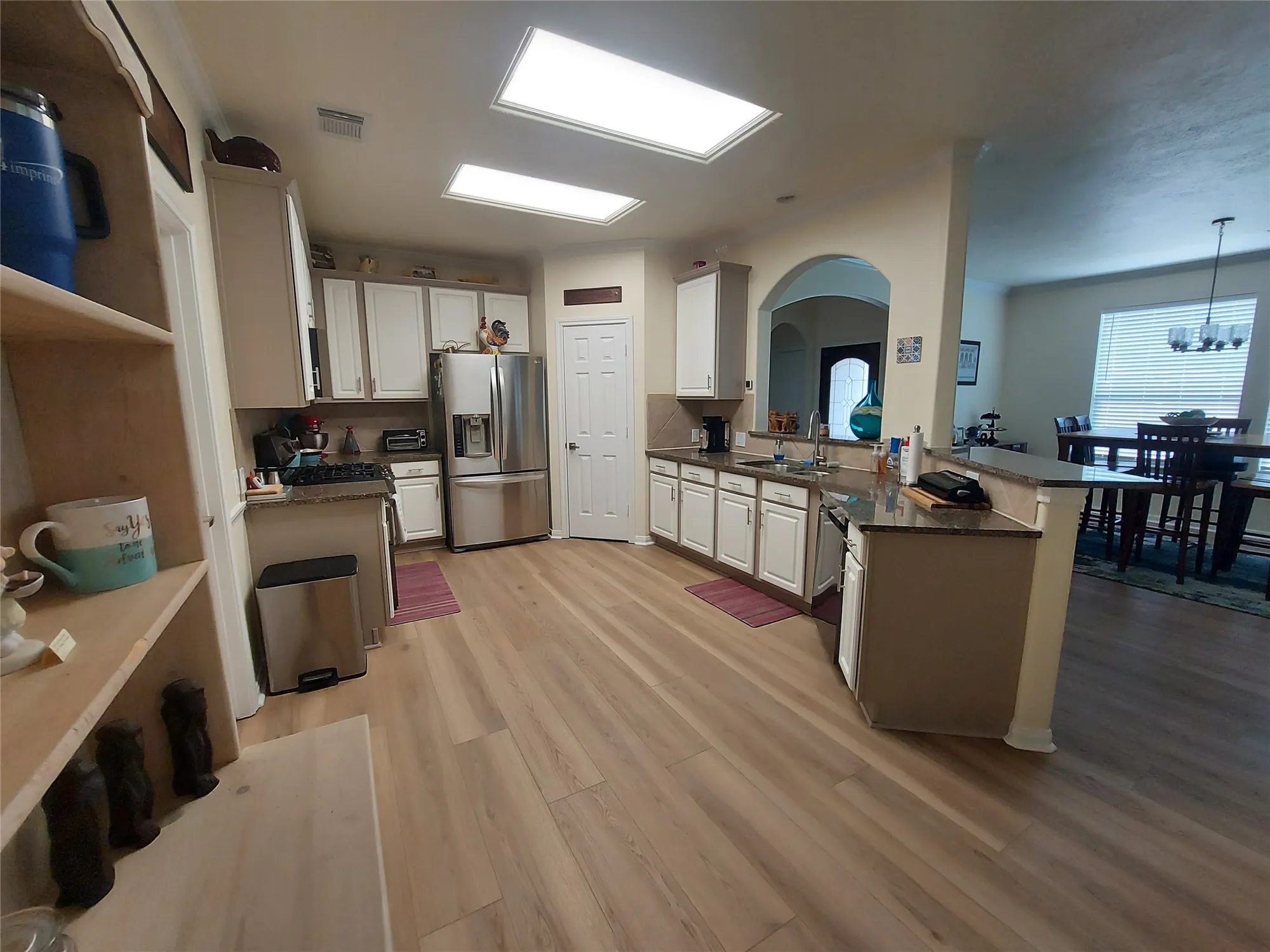 Property Slideshow image 10 of 31 | 2211 w marsala dr, Pearland, TX, 77581