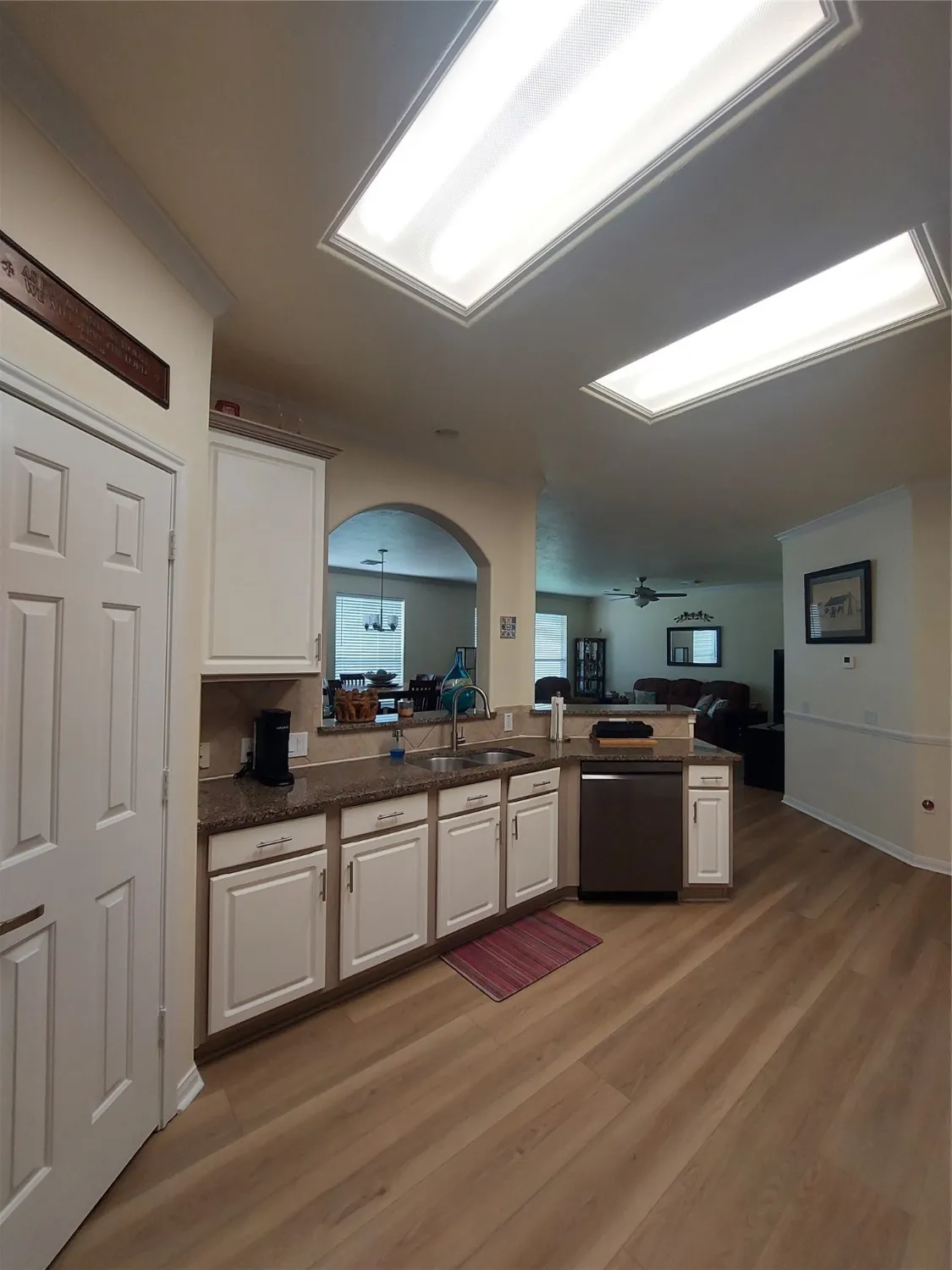 Property Slideshow image 12 of 31 | 2211 w marsala dr, Pearland, TX, 77581