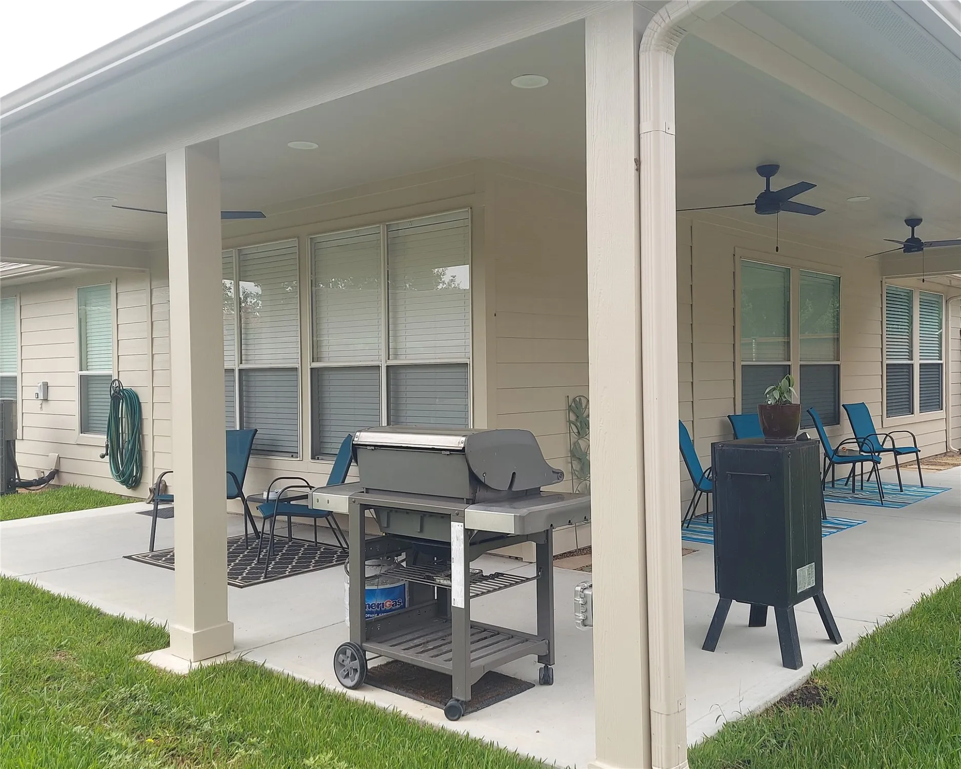 Property Slideshow image 27 of 31 | 2211 w marsala dr, Pearland, TX, 77581