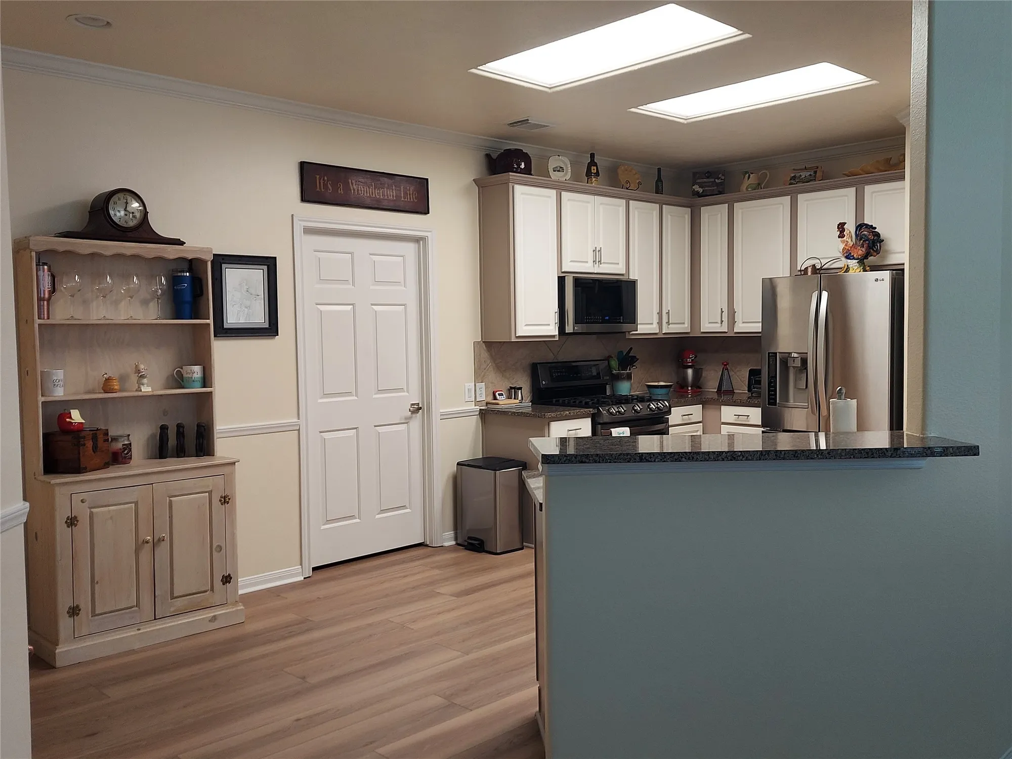 Property Slideshow image 9 of 31 | 2211 w marsala dr, Pearland, TX, 77581