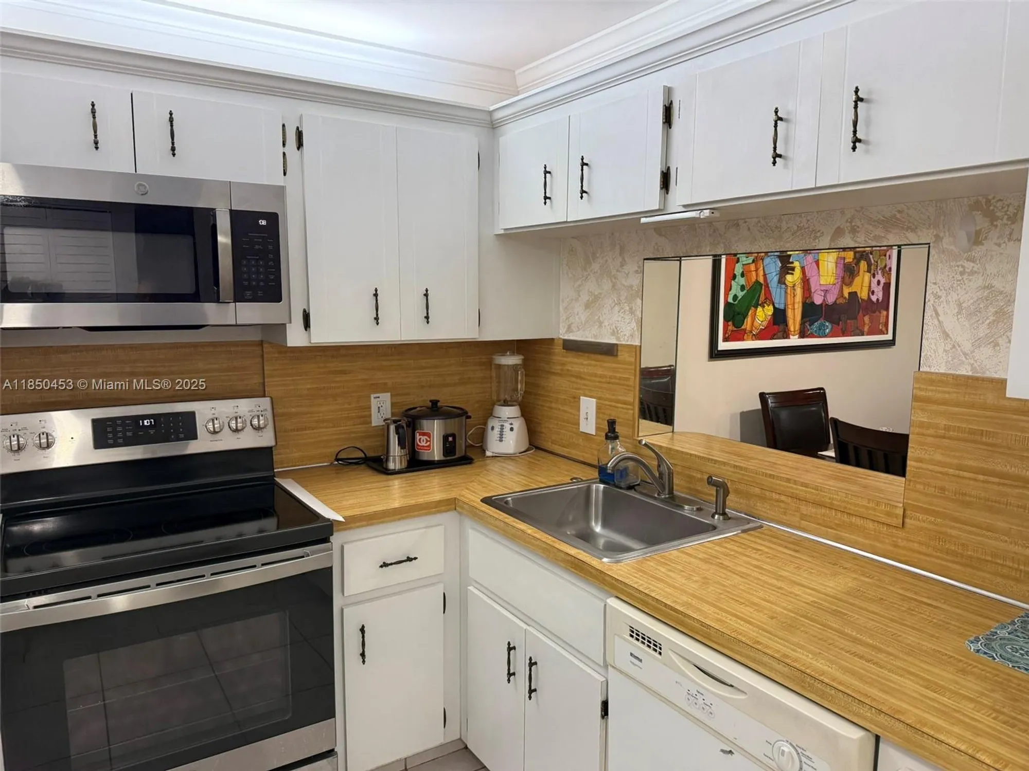 Property Slideshow image 15 of 43 | 3581 inverrary dr 108, Lauderhill, FL, 33319