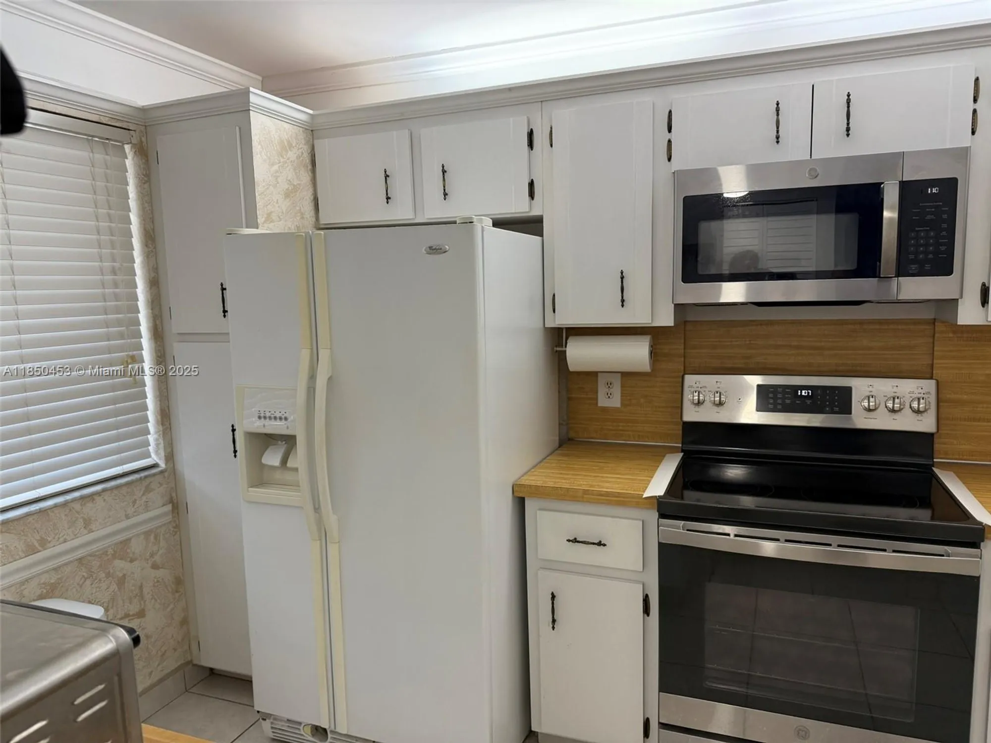 Property Slideshow image 16 of 43 | 3581 inverrary dr 108, Lauderhill, FL, 33319