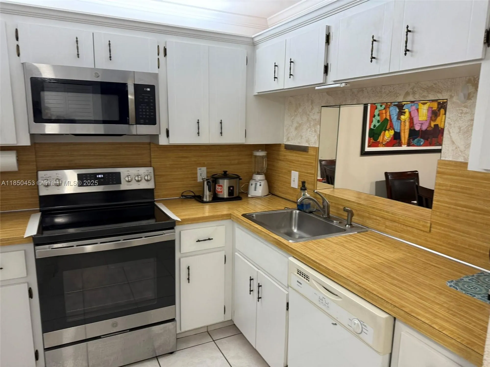 Property Slideshow image 17 of 43 | 3581 inverrary dr 108, Lauderhill, FL, 33319