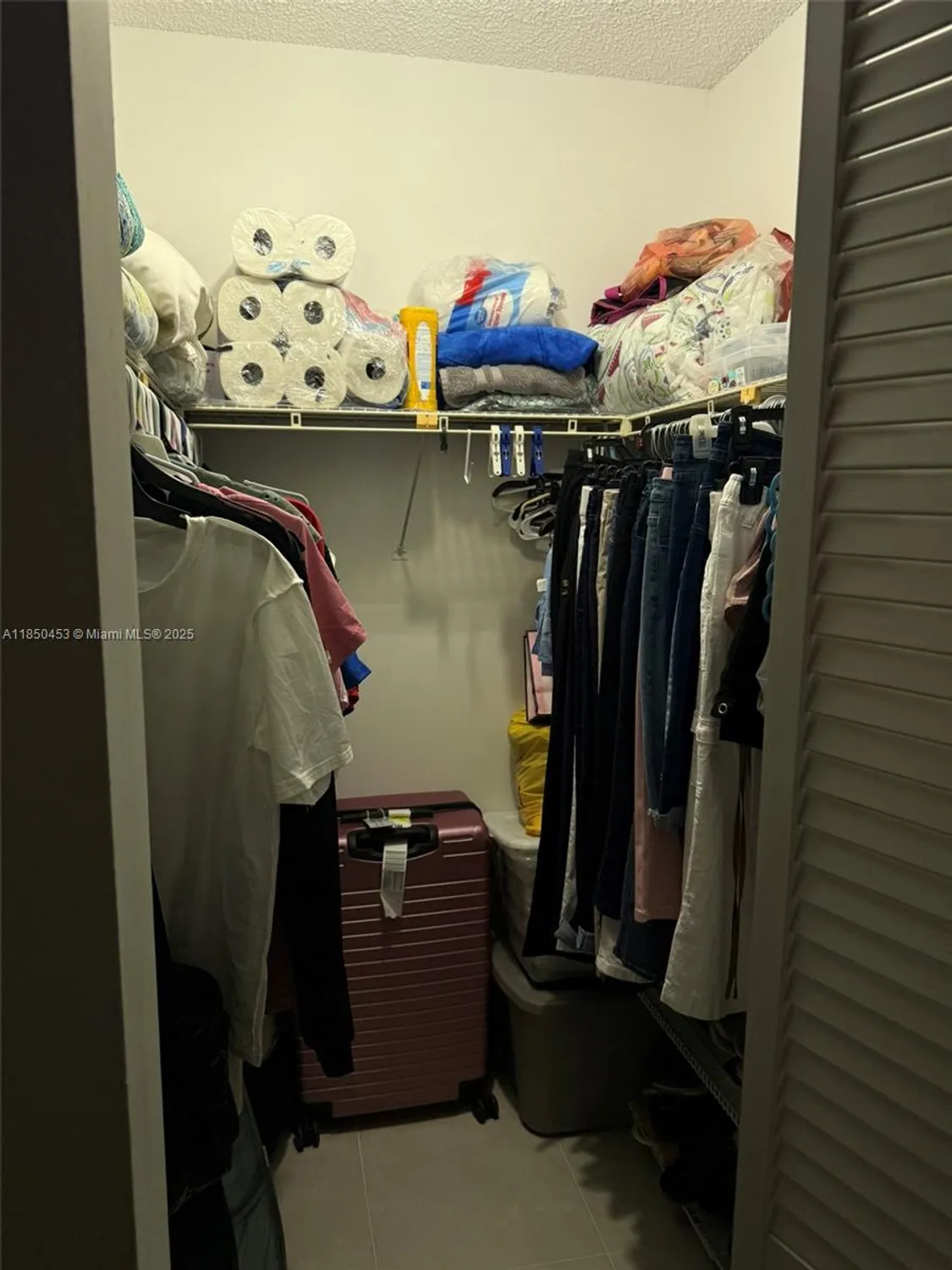 Property Slideshow image 12 of 43 | 3581 inverrary dr 108, Lauderhill, FL, 33319