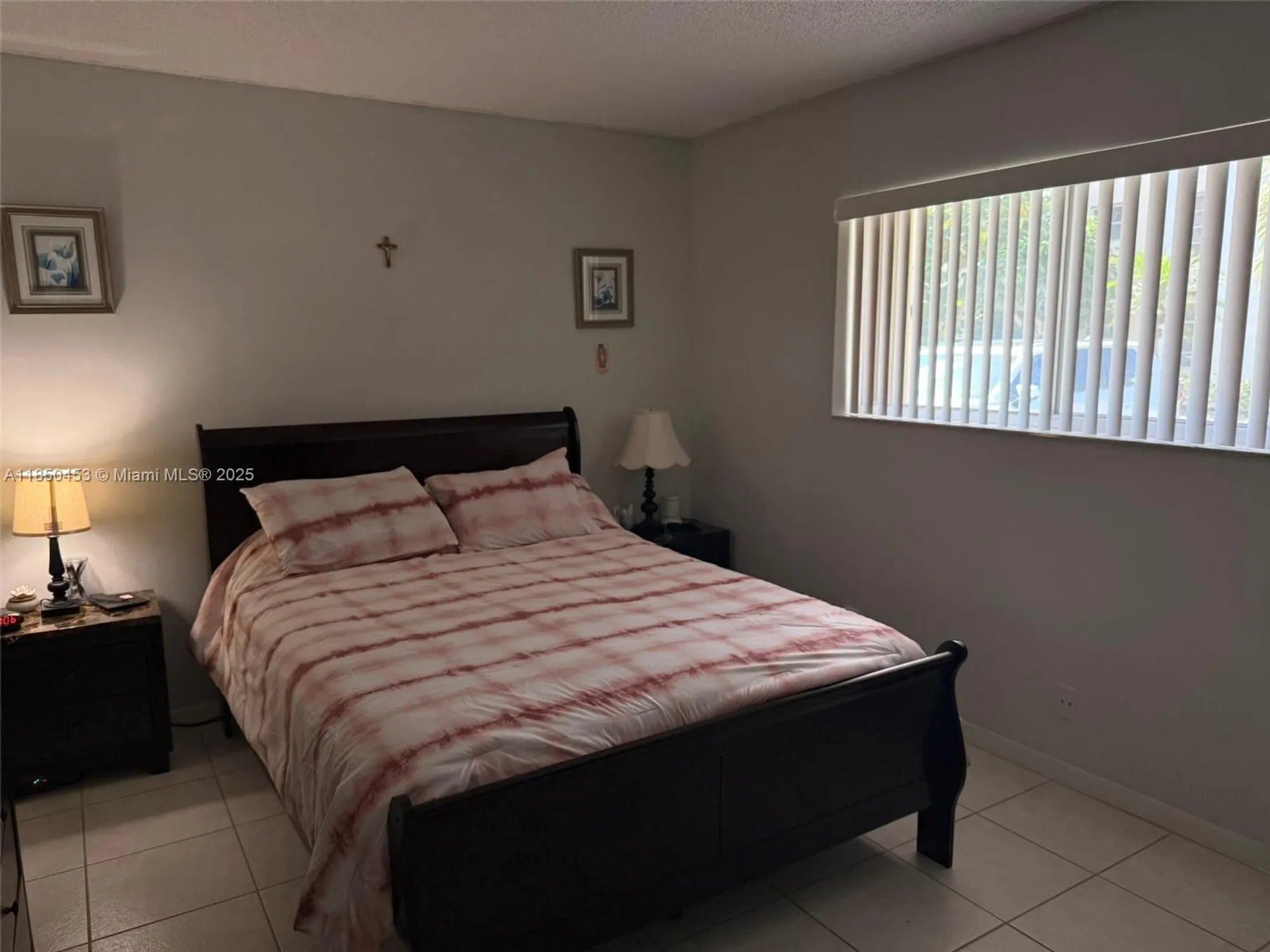 Property Slideshow image 13 of 43 | 3581 inverrary dr 108, Lauderhill, FL, 33319