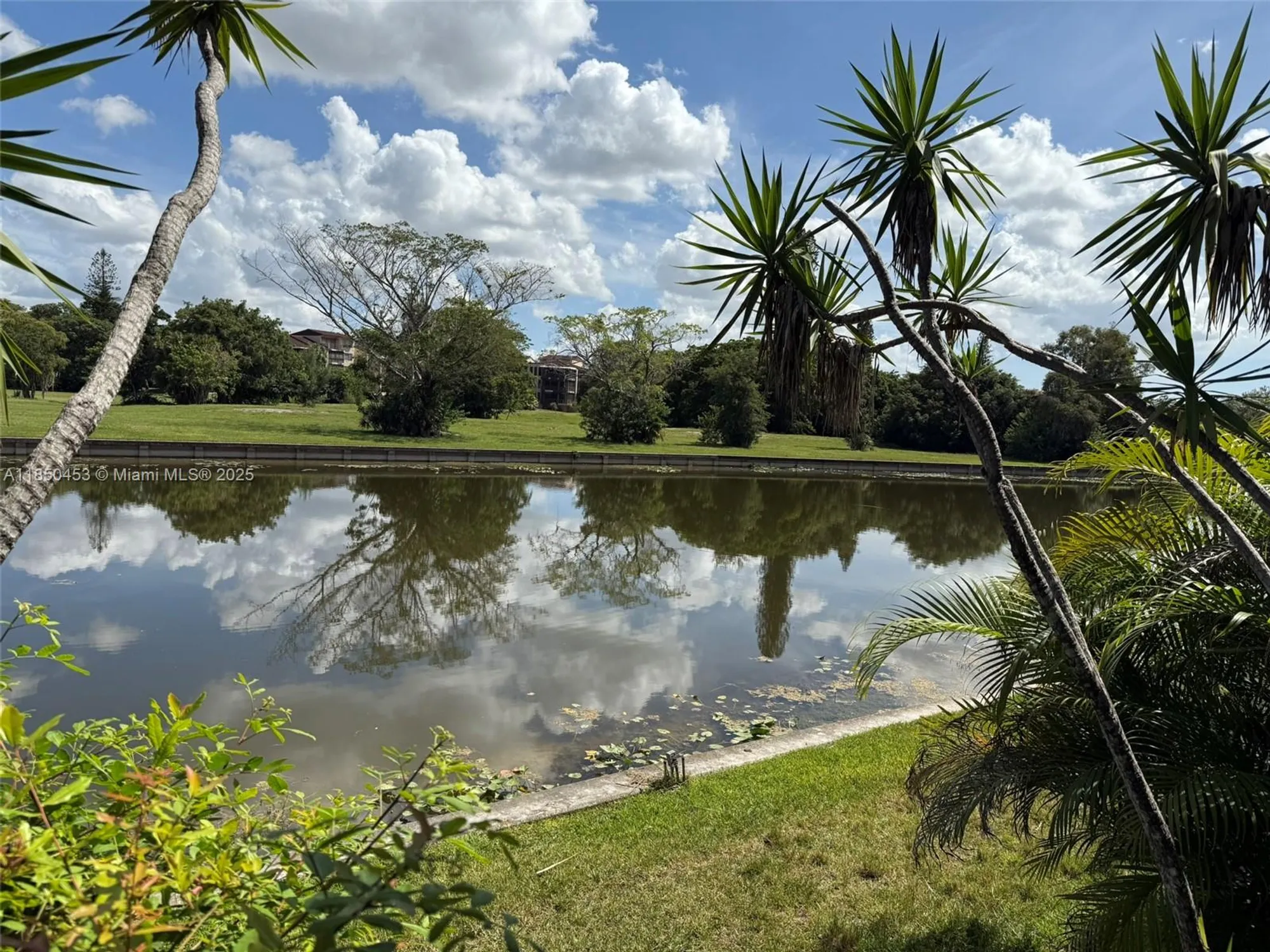 Property Slideshow image 22 of 43 | 3581 inverrary dr 108, Lauderhill, FL, 33319