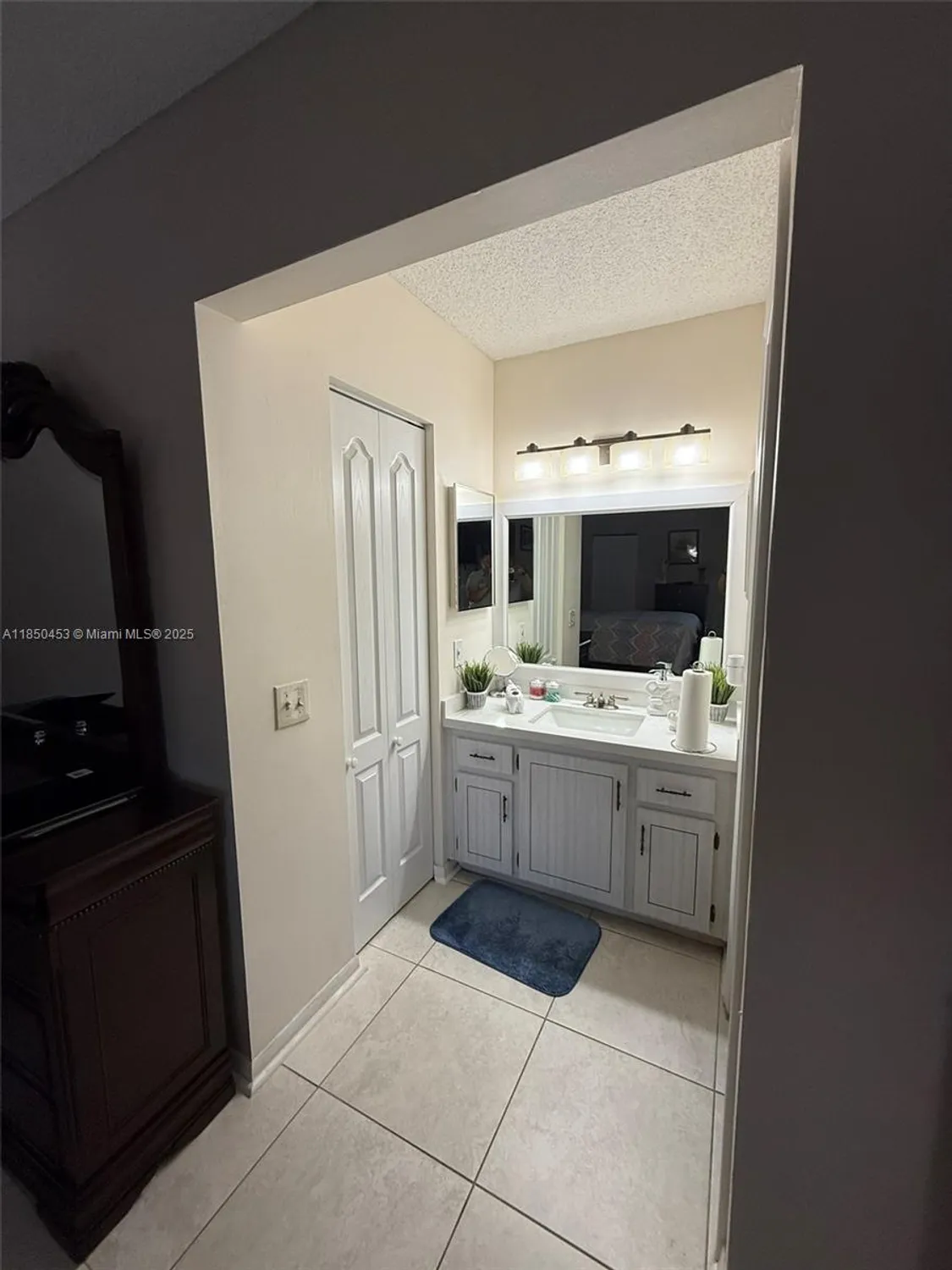 Property Slideshow image 33 of 43 | 3581 inverrary dr 108, Lauderhill, FL, 33319
