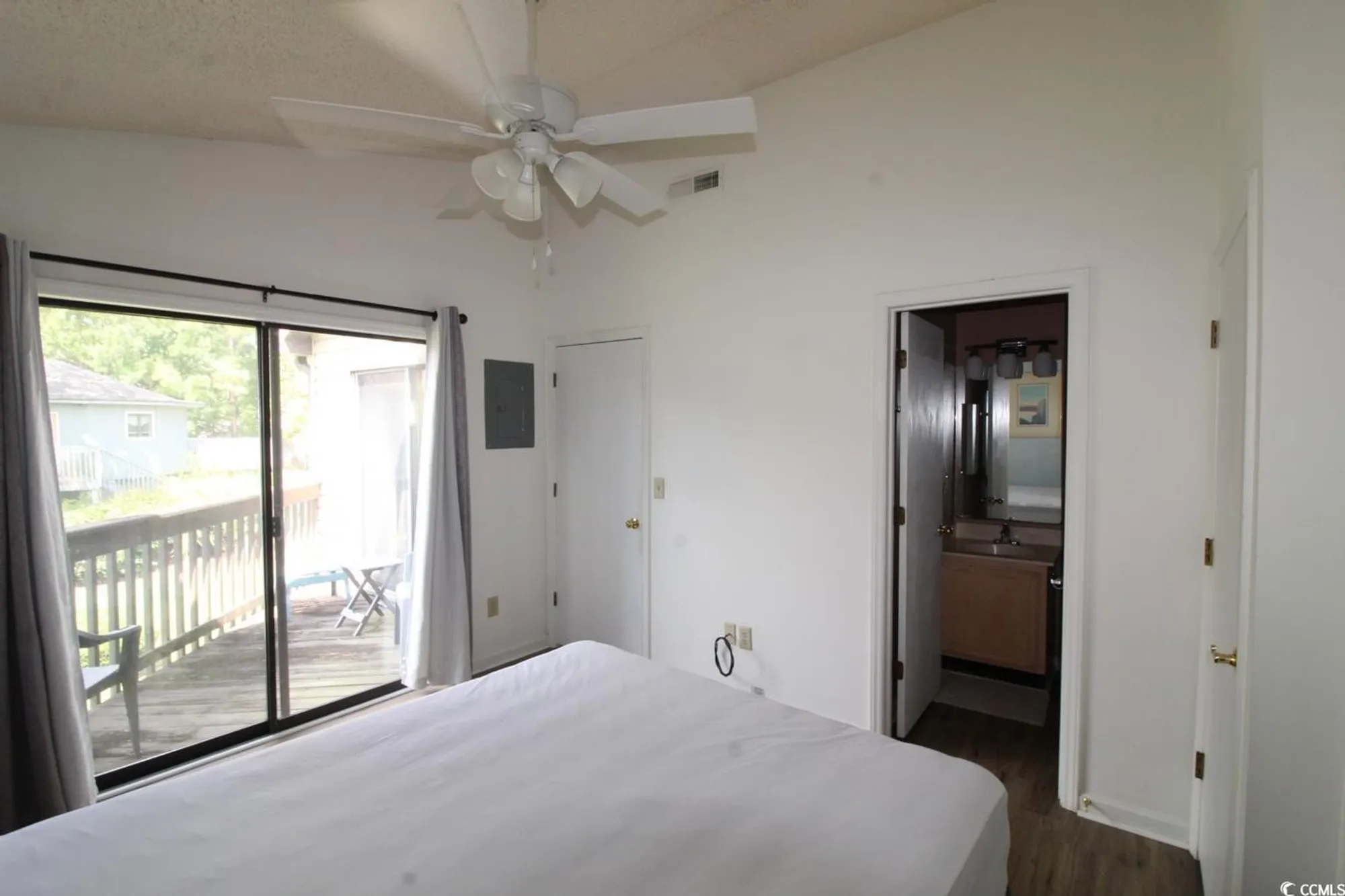 Property Slideshow image 13 of 18 | 408 tree top ct # 8-b, Myrtle Beach, SC, 29588