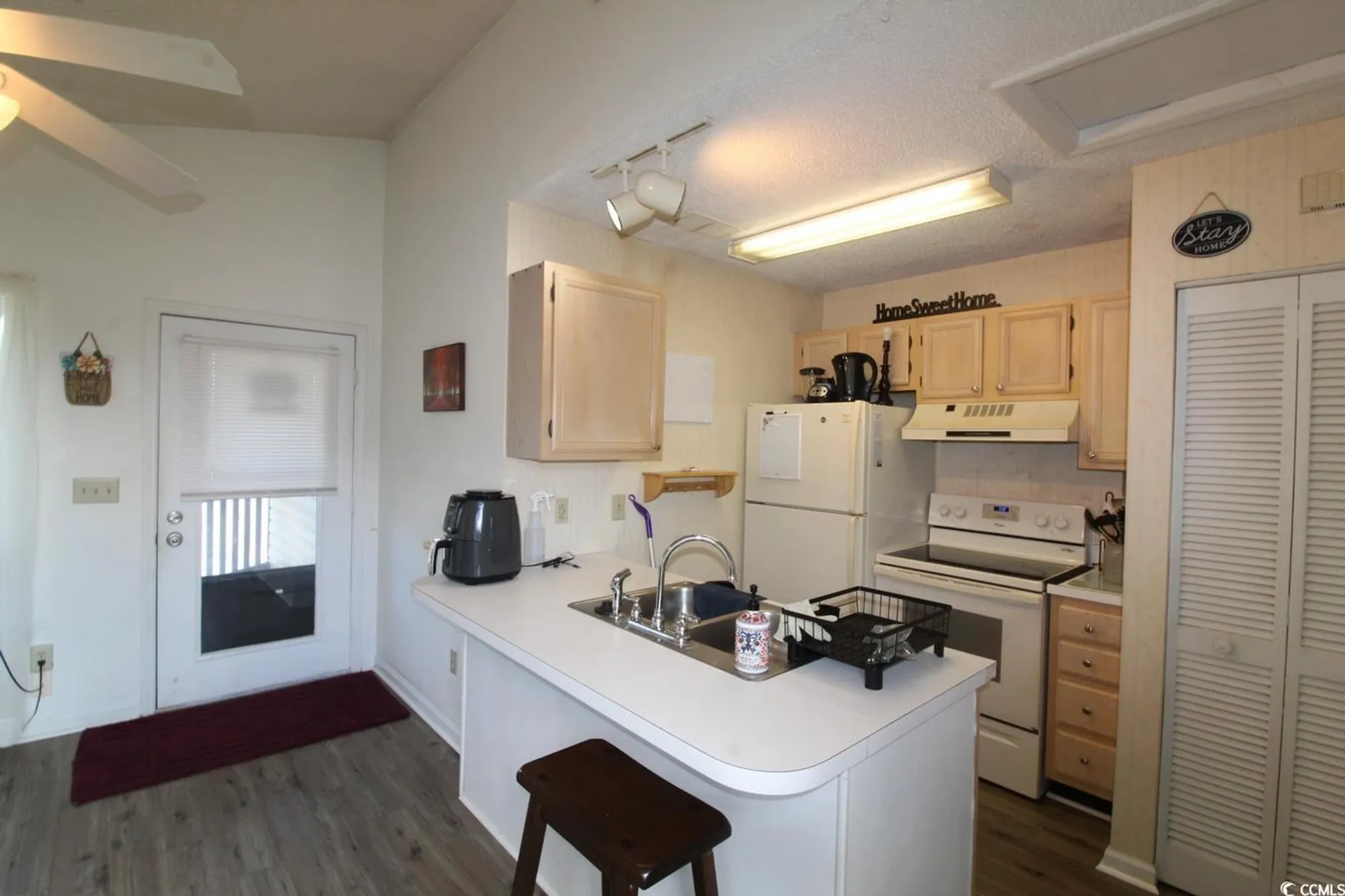 Property Slideshow image 5 of 18 | 408 tree top ct # 8-b, Myrtle Beach, SC, 29588