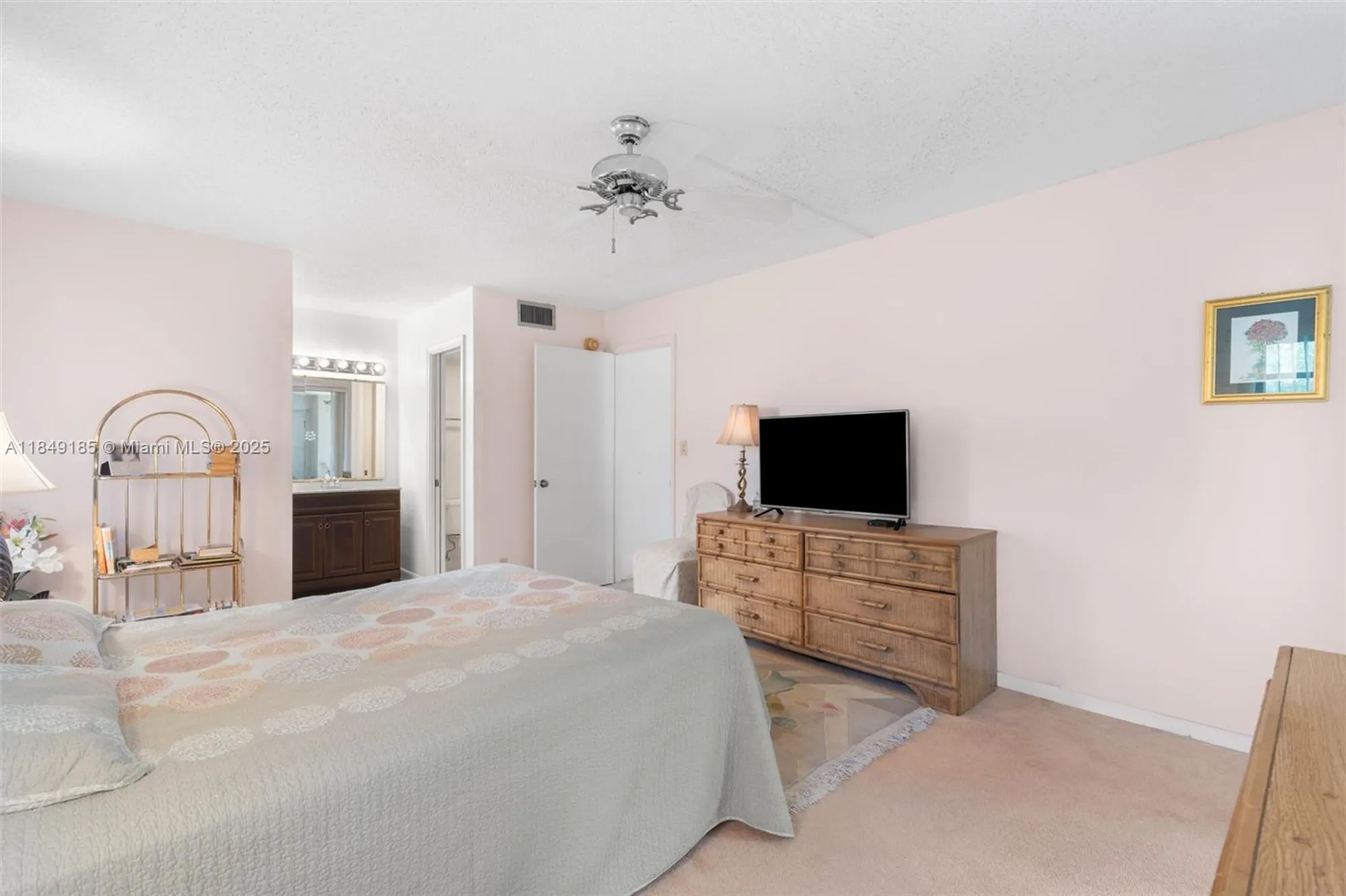 Property Slideshow image 18 of 21 | 3485 environ blvd c205, Lauderhill, FL, 33319