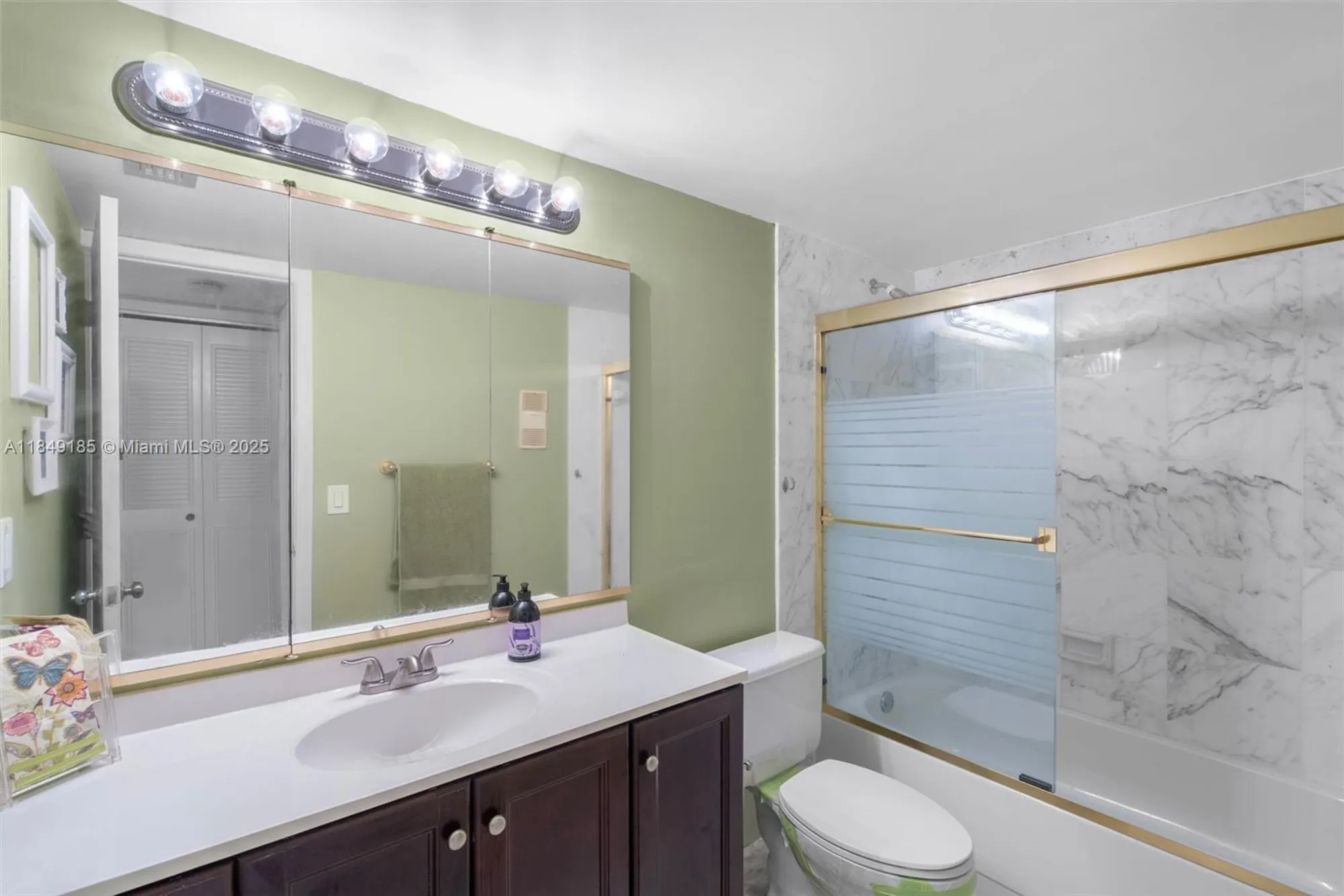 Property Slideshow image 12 of 21 | 3485 environ blvd c205, Lauderhill, FL, 33319