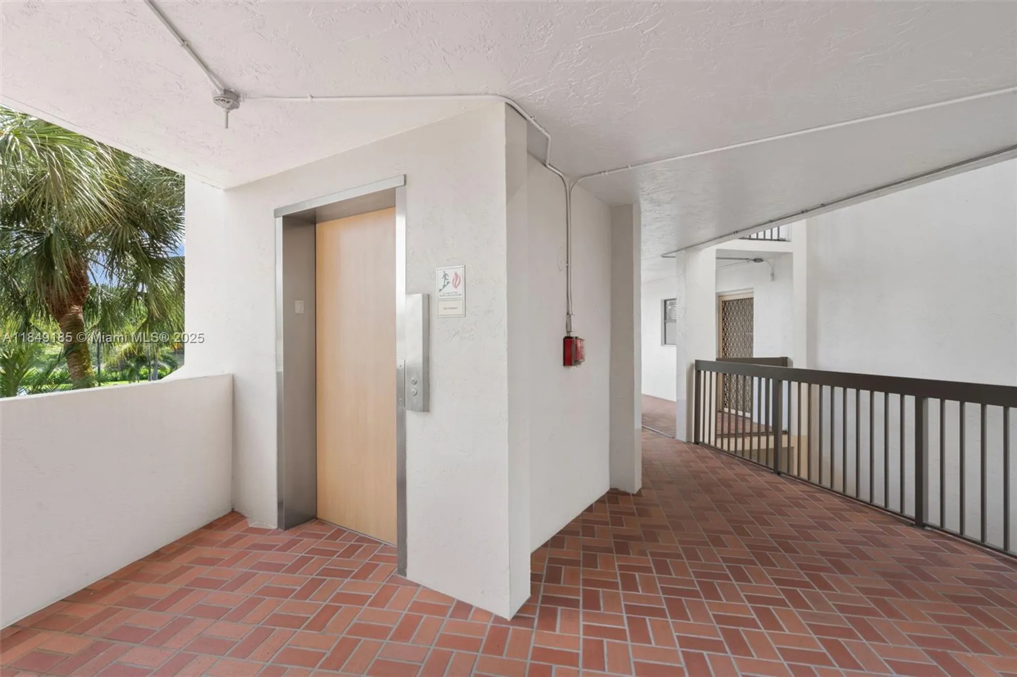 Property Slideshow image 4 of 21 | 3485 environ blvd c205, Lauderhill, FL, 33319