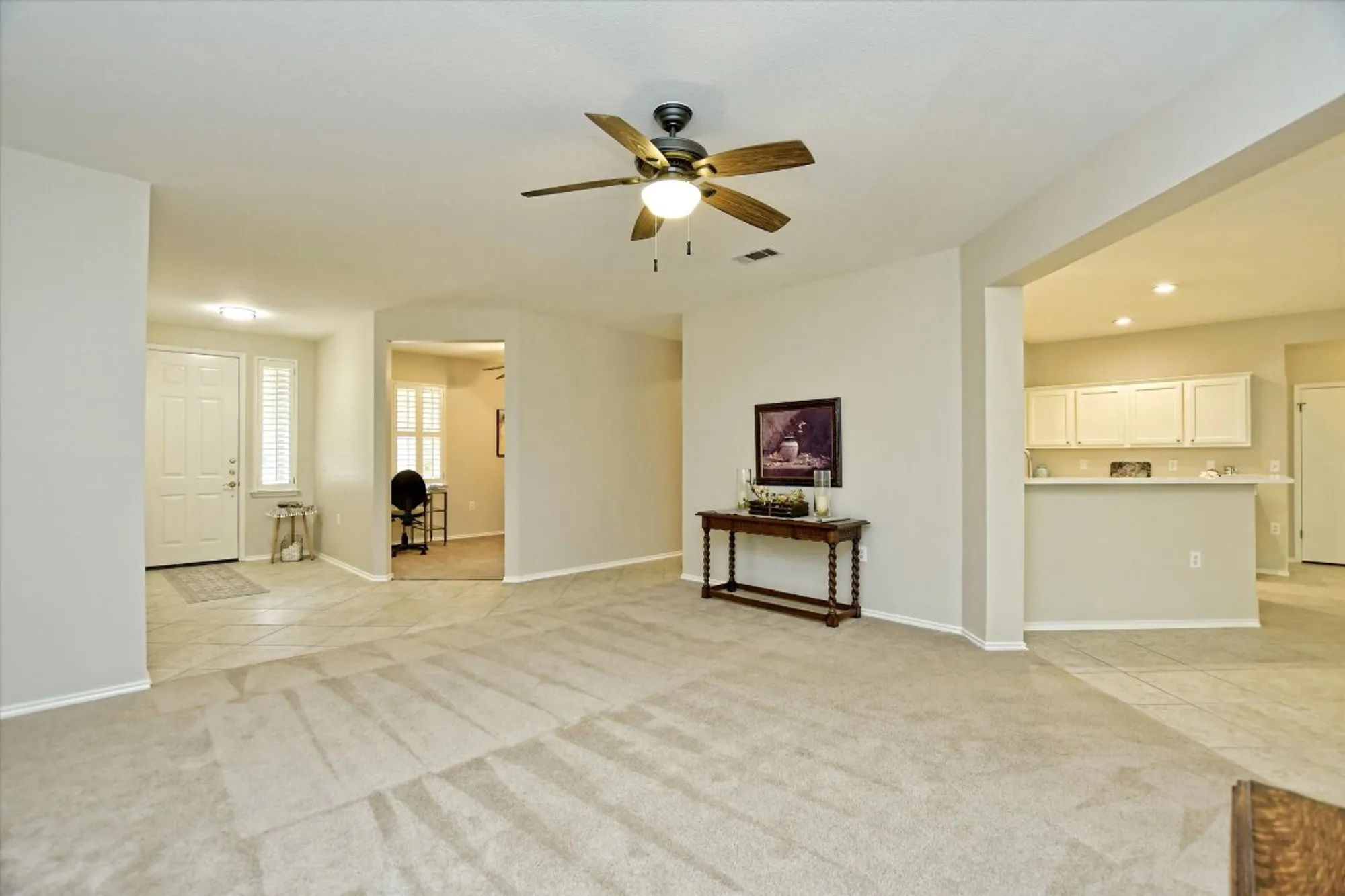 Property Slideshow image 11 of 40 | 202 whippoorwill cv, Georgetown, TX, 78633
