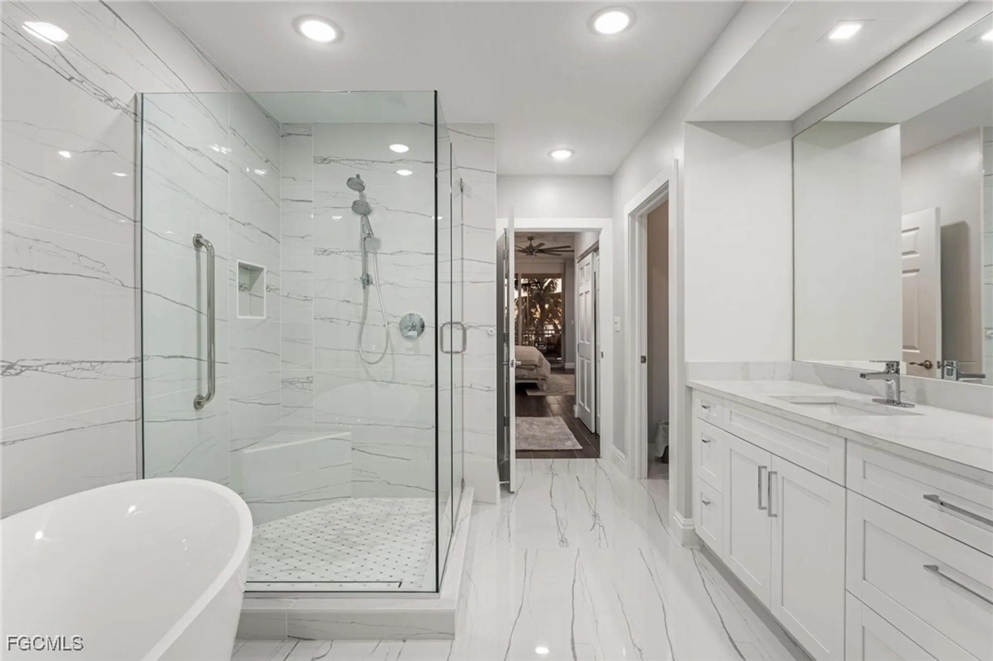 Property Slideshow image 25 of 42 | 14220 royal harbour ct 310, Fort Myers, FL, 33908