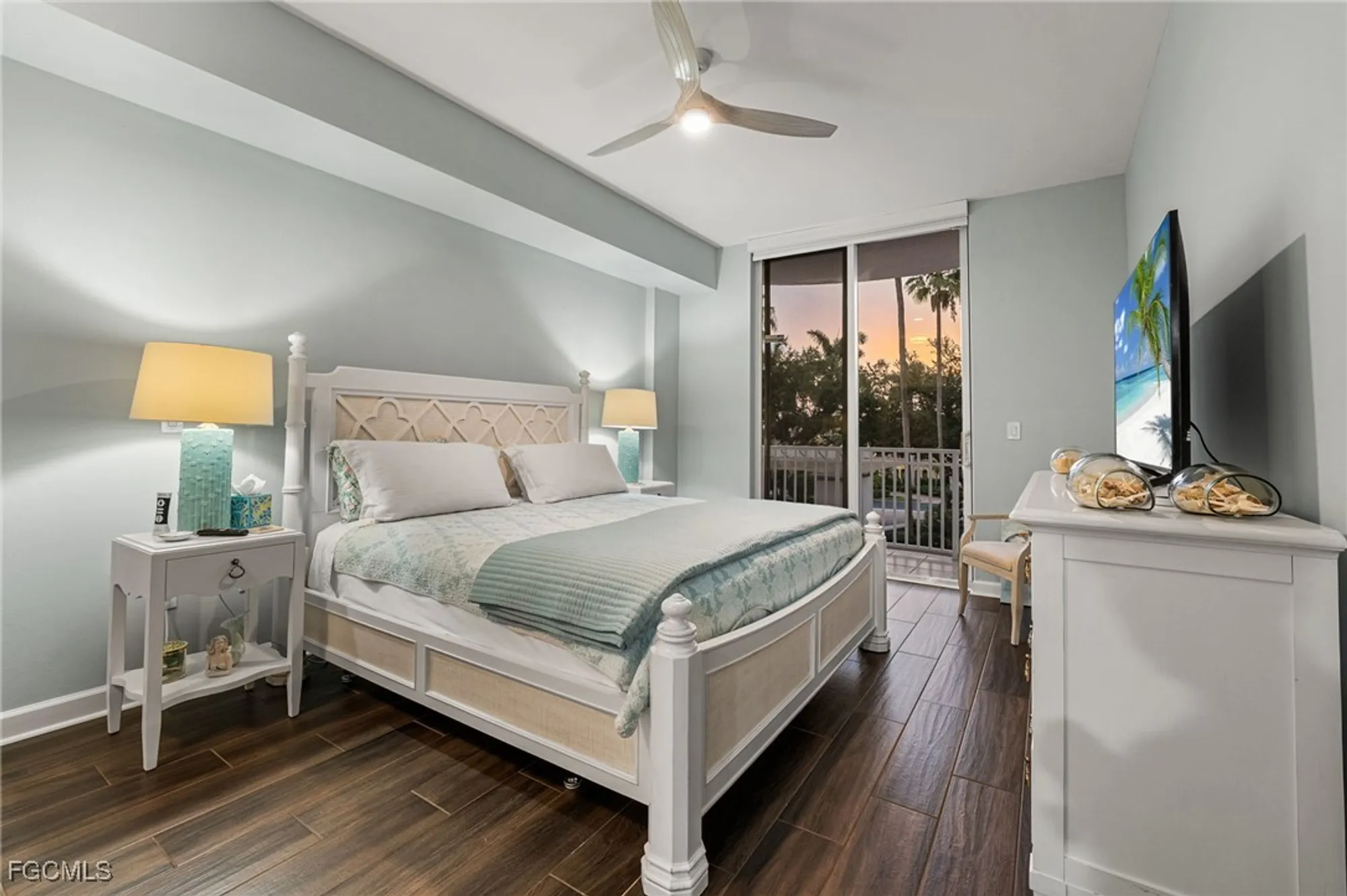 Property Slideshow image 28 of 42 | 14220 royal harbour ct 310, Fort Myers, FL, 33908