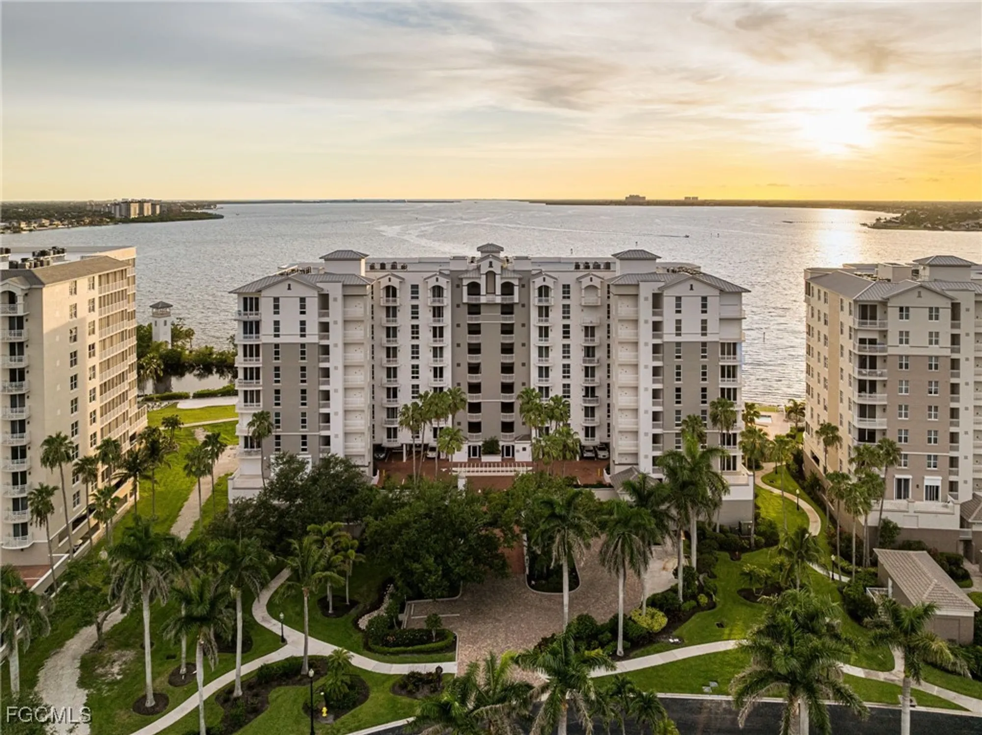 Property Slideshow image 38 of 42 | 14220 royal harbour ct 310, Fort Myers, FL, 33908