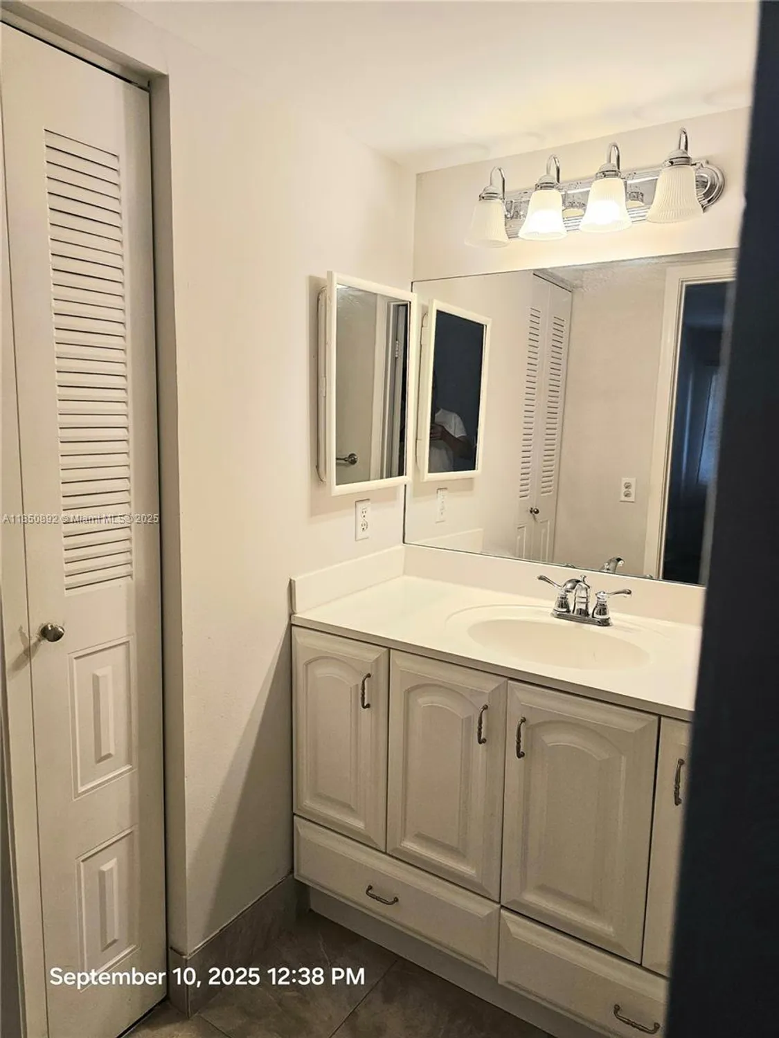 Property Slideshow image 12 of 36 | 251 sw 132nd way h417, Pembroke Pines, FL, 33027