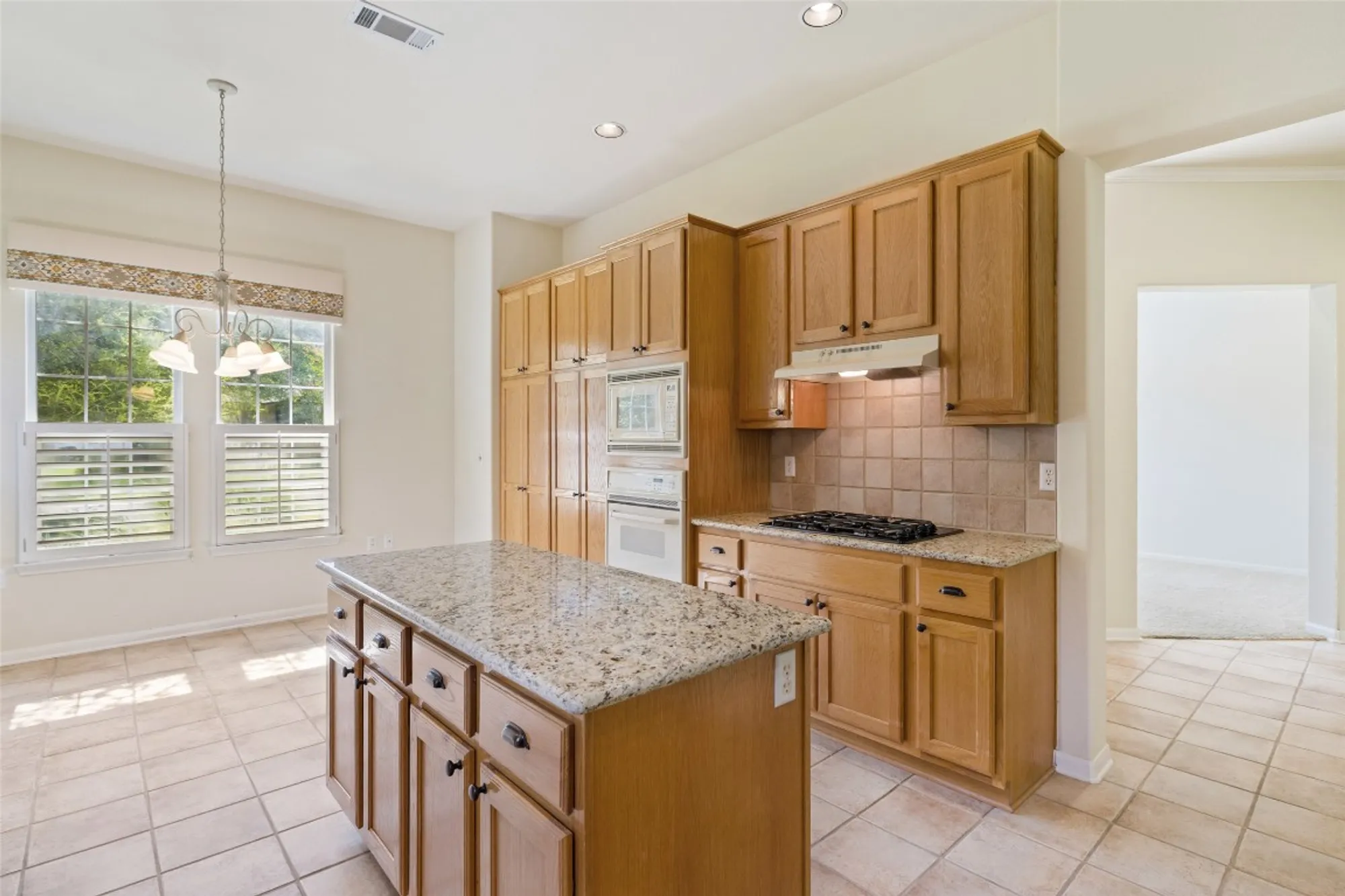 Property Slideshow image 14 of 36 | 159 scissortail trl, Georgetown, TX, 78633