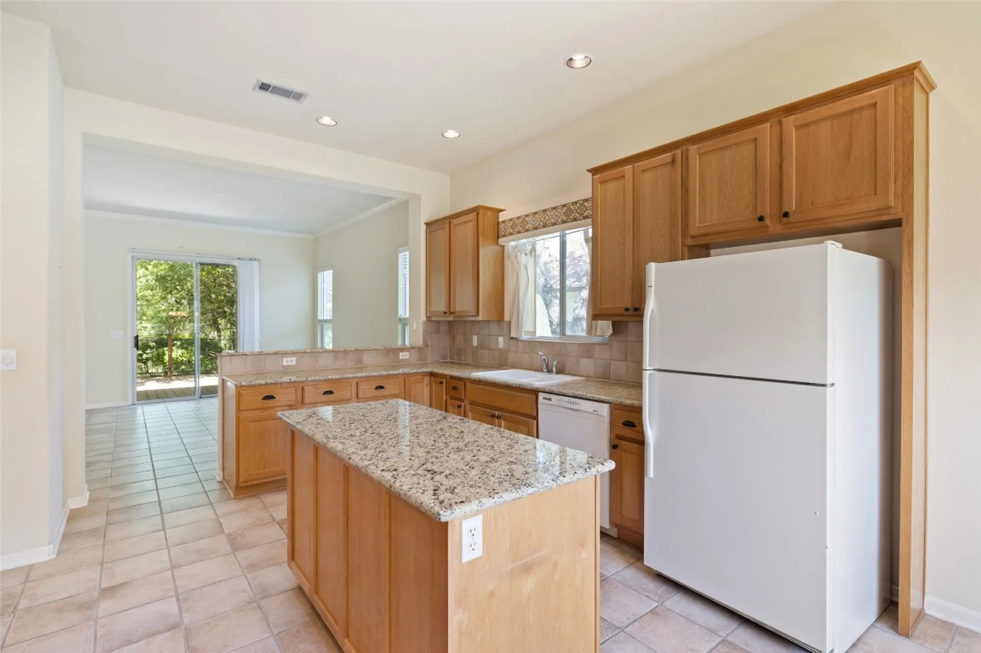 Property Slideshow image 12 of 36 | 159 scissortail trl, Georgetown, TX, 78633