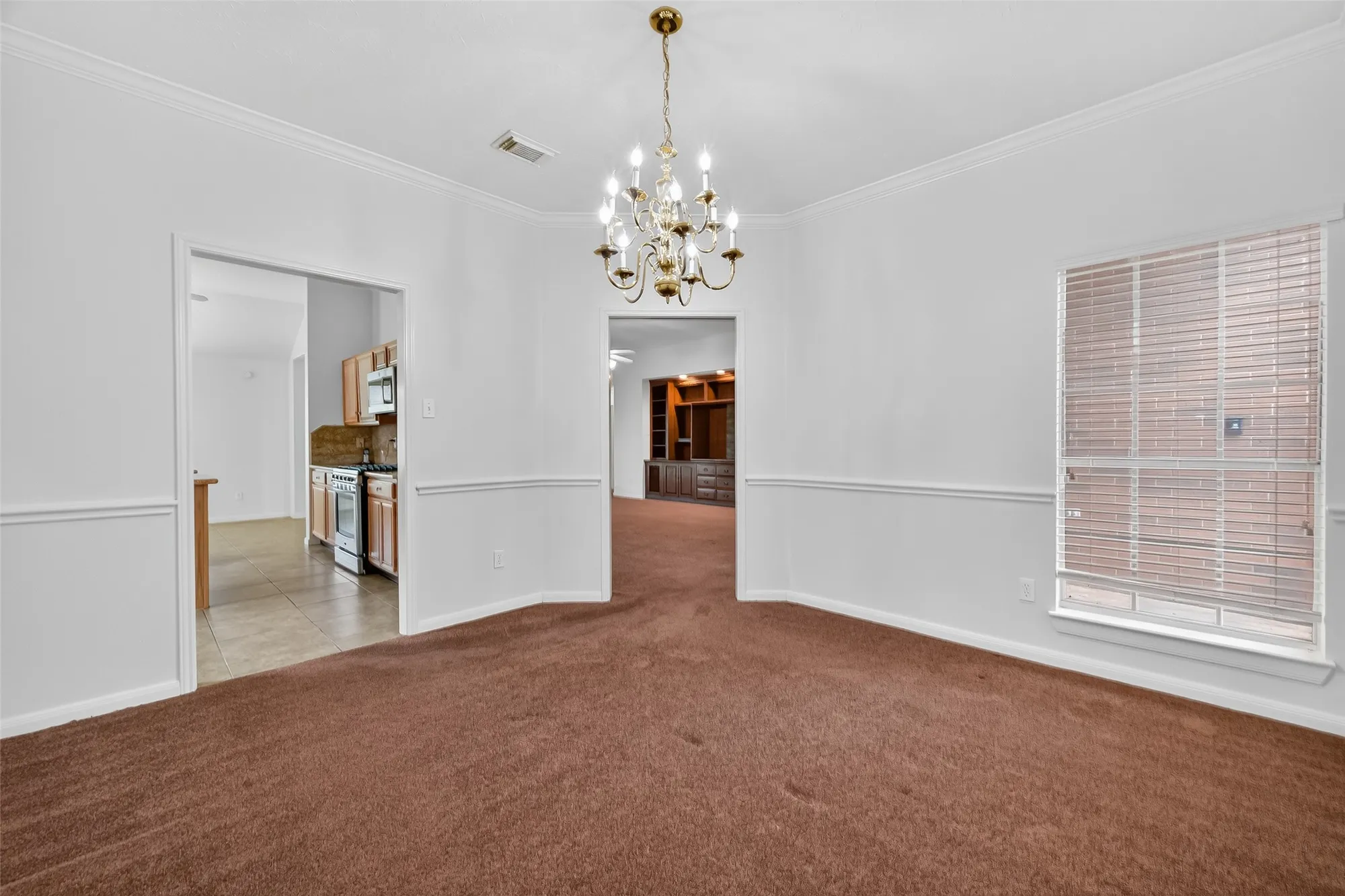 Property Slideshow image 10 of 44 | 914 w peach hollow cir, Pearland, TX, 77584