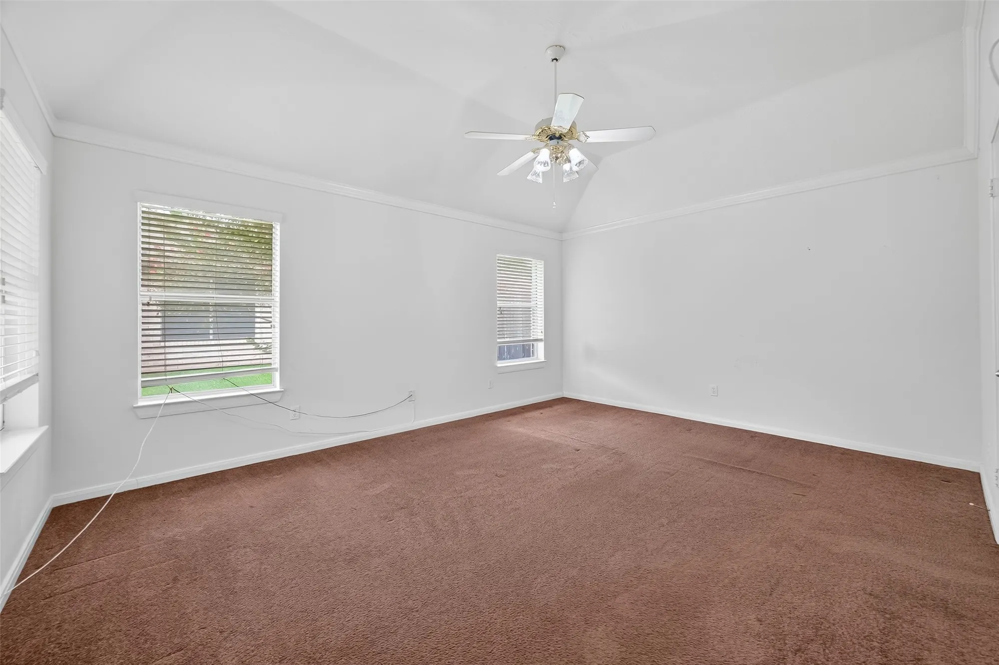 Property Slideshow image 29 of 44 | 914 w peach hollow cir, Pearland, TX, 77584