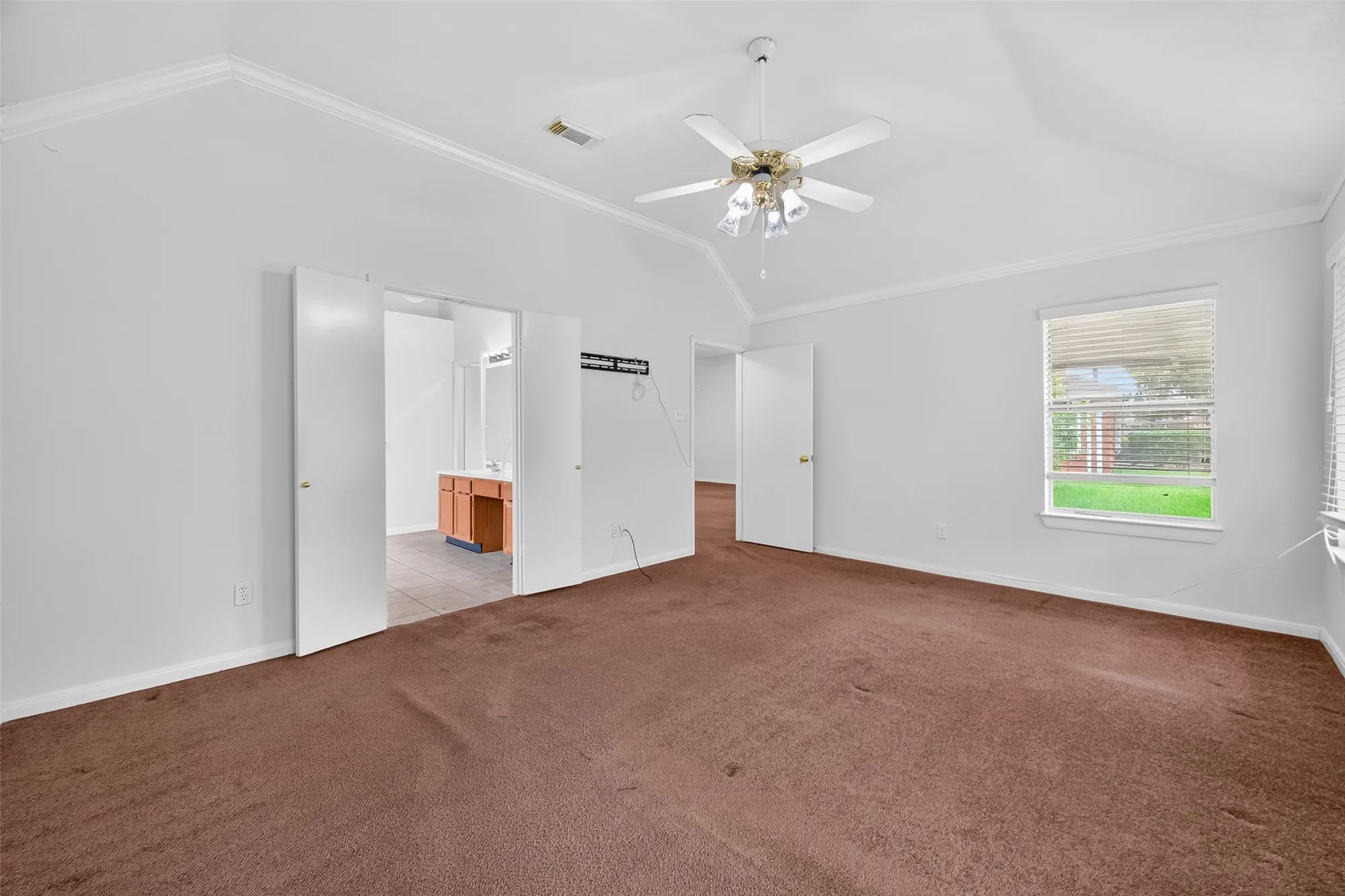 Property Slideshow image 31 of 44 | 914 w peach hollow cir, Pearland, TX, 77584