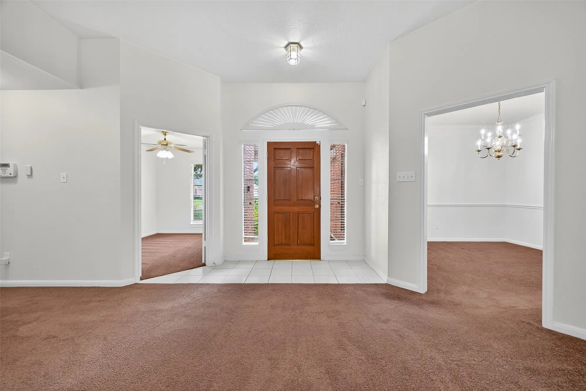 Property Slideshow image 6 of 44 | 914 w peach hollow cir, Pearland, TX, 77584