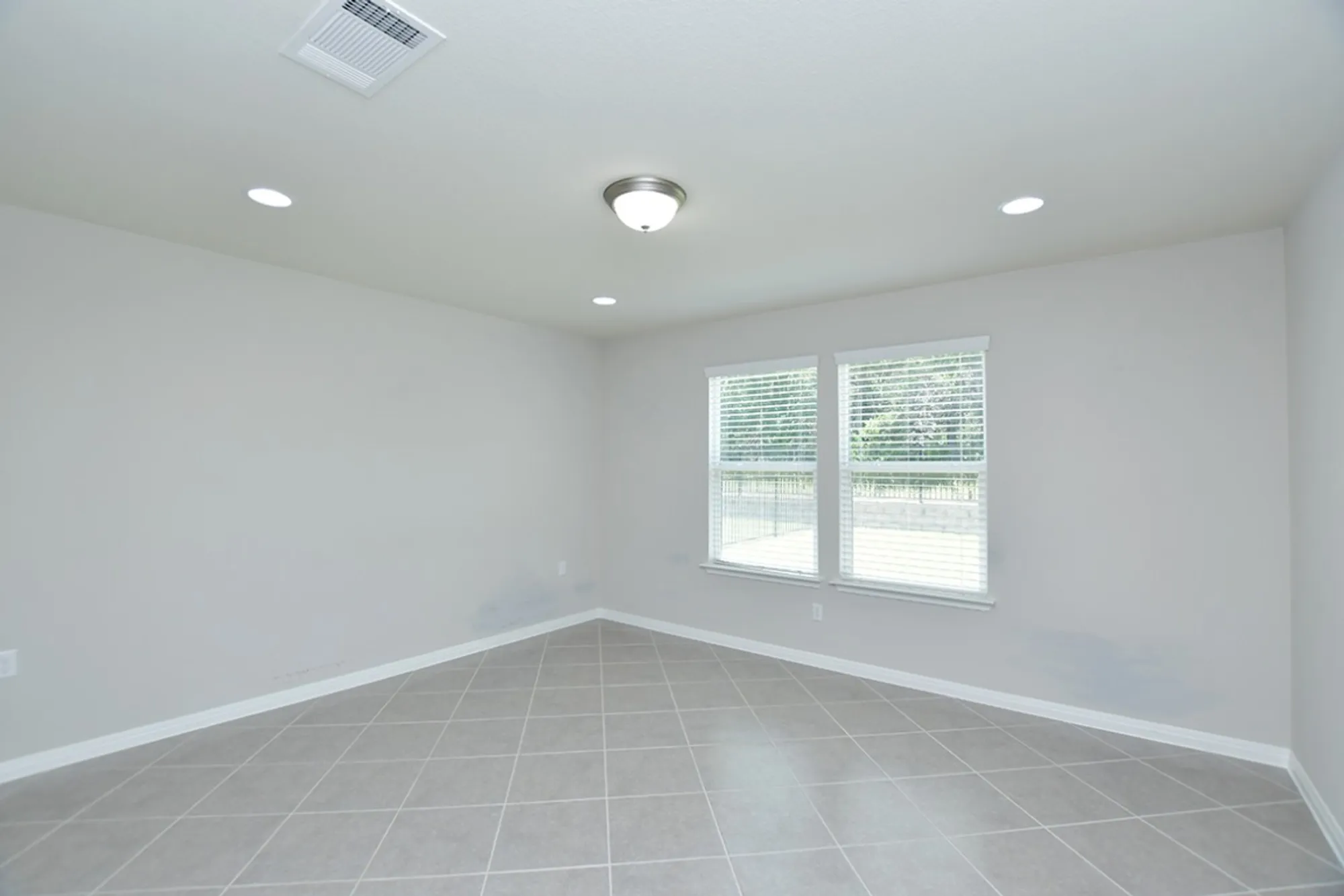 Property Slideshow image 19 of 28 | 231 hobby st, Georgetown, TX, 78633