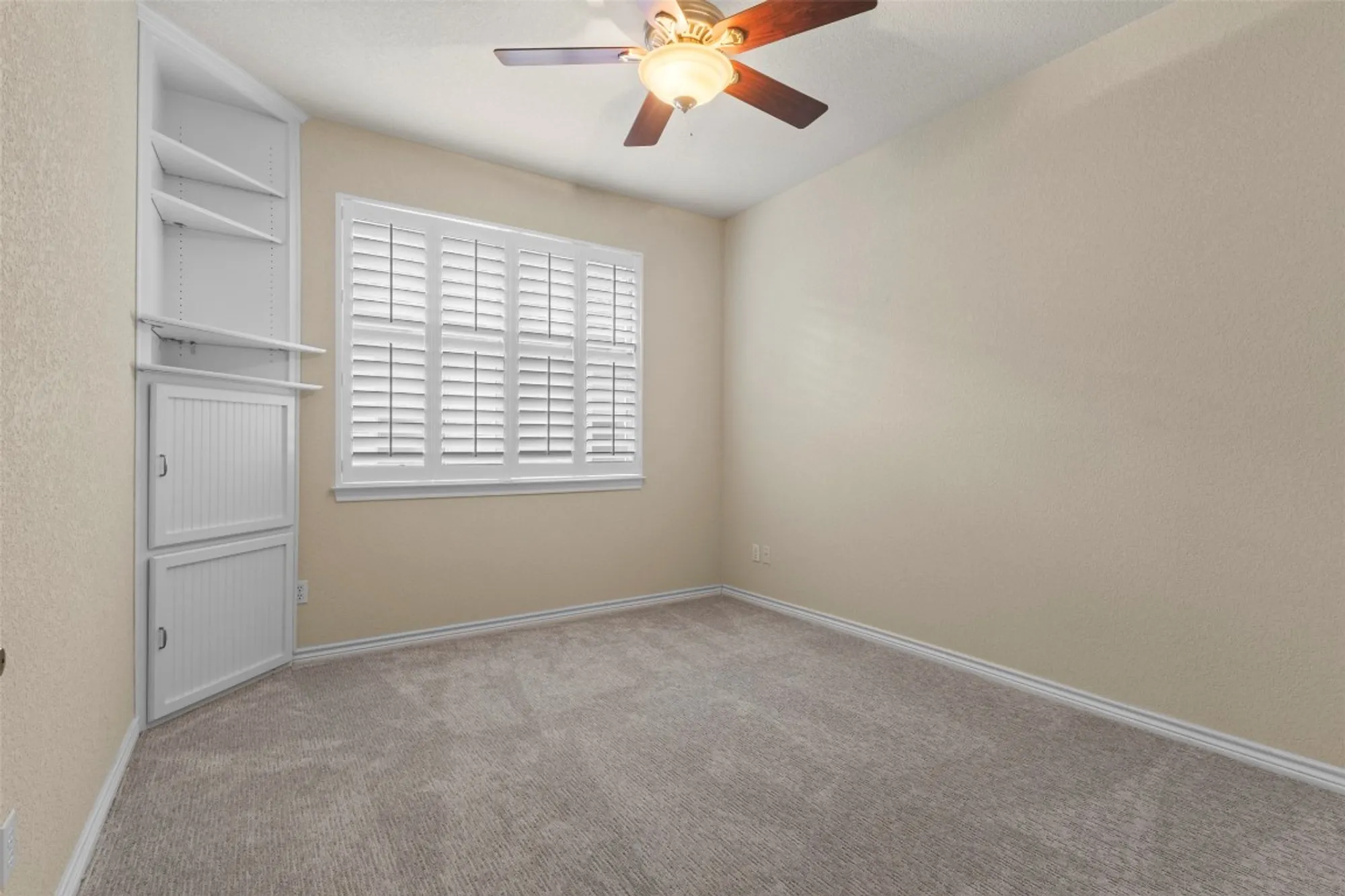 Property Slideshow image 24 of 38 | 304 brazos dr, Georgetown, TX, 78628