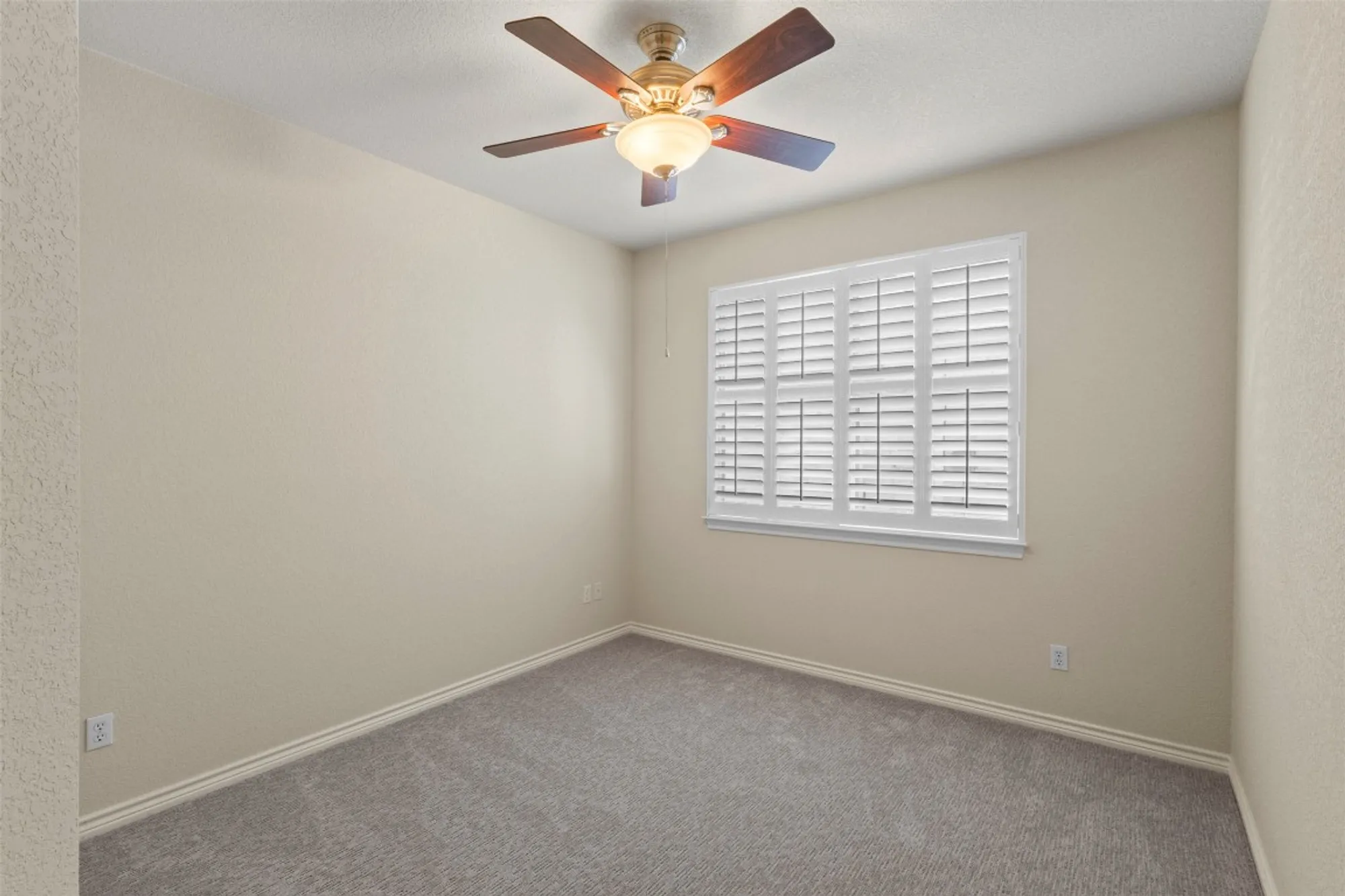 Property Slideshow image 25 of 38 | 304 brazos dr, Georgetown, TX, 78628