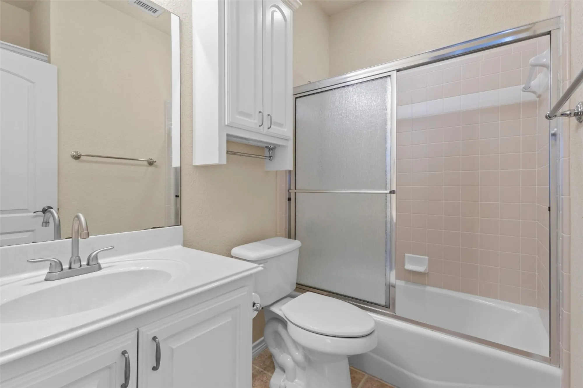 Property Slideshow image 26 of 38 | 304 brazos dr, Georgetown, TX, 78628