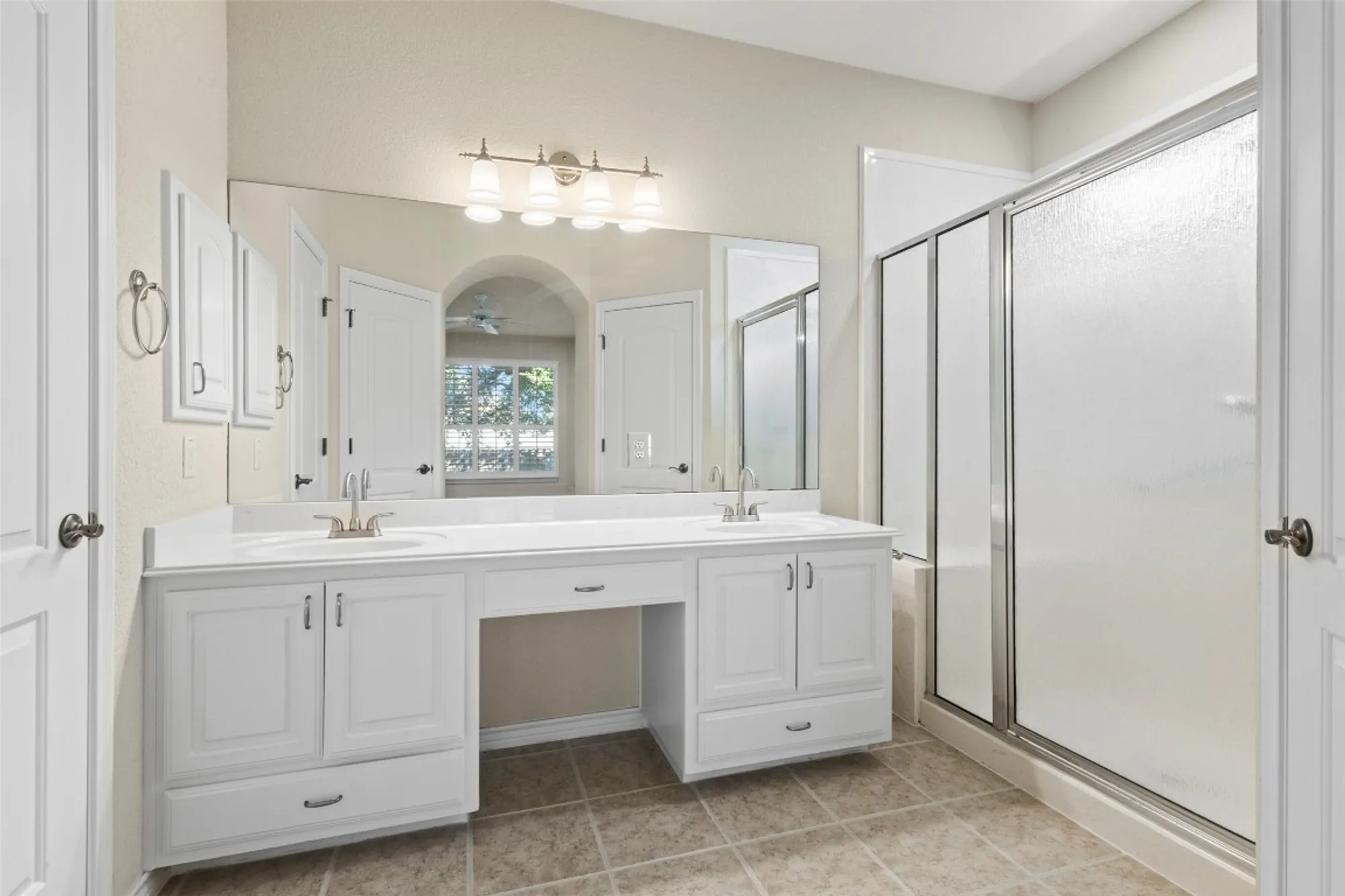 Property Slideshow image 21 of 38 | 304 brazos dr, Georgetown, TX, 78628