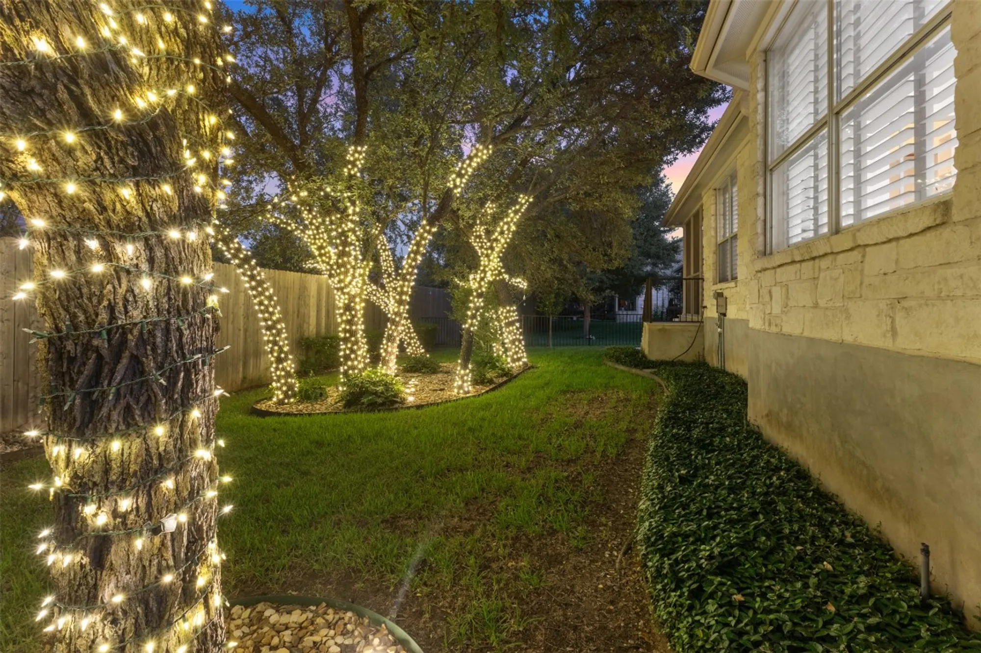 Property Slideshow image 35 of 38 | 304 brazos dr, Georgetown, TX, 78628
