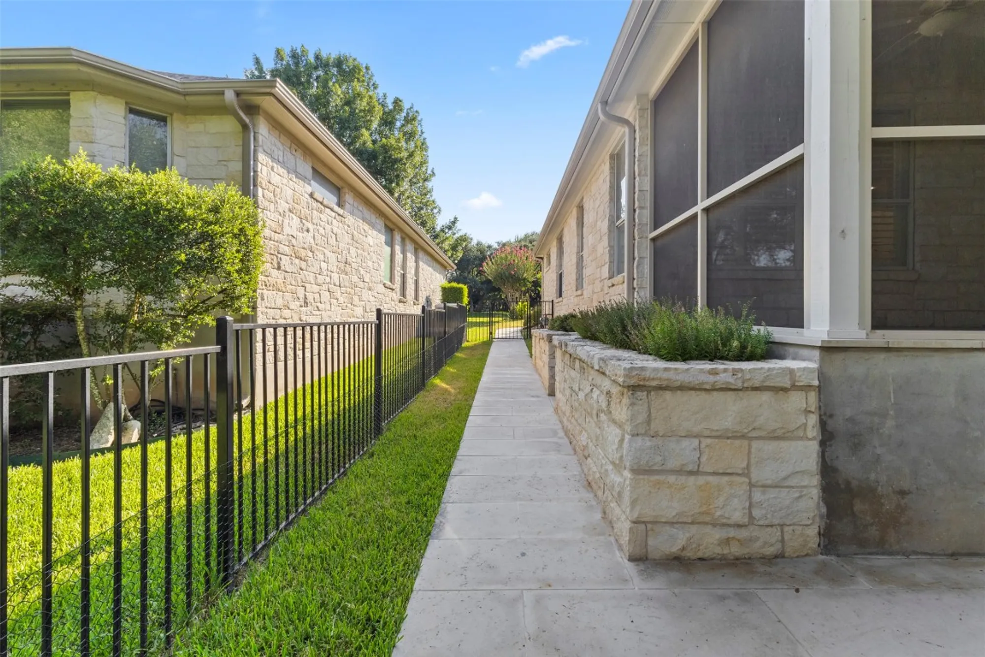 Property Slideshow image 38 of 38 | 304 brazos dr, Georgetown, TX, 78628