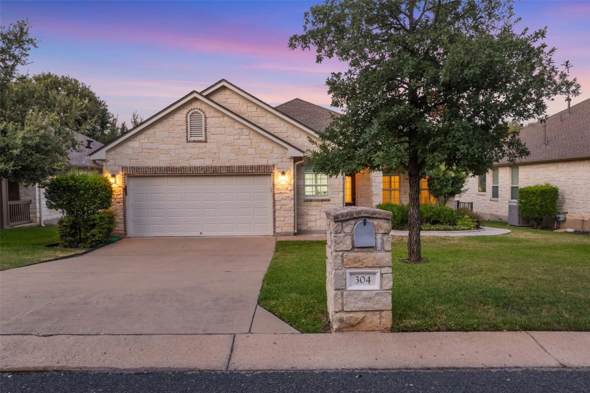 Property Slideshow image 3 of 38 | 304 brazos dr, Georgetown, TX, 78628