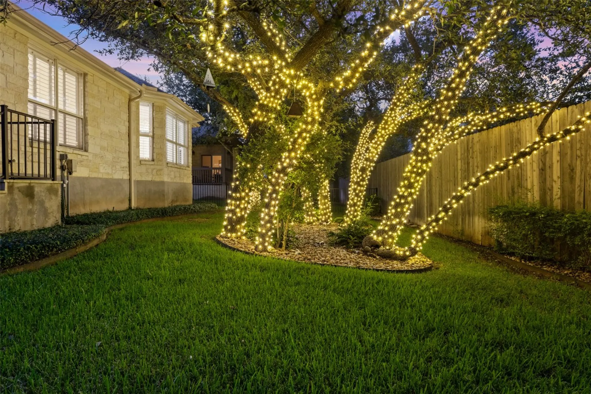 Property Slideshow image 30 of 38 | 304 brazos dr, Georgetown, TX, 78628