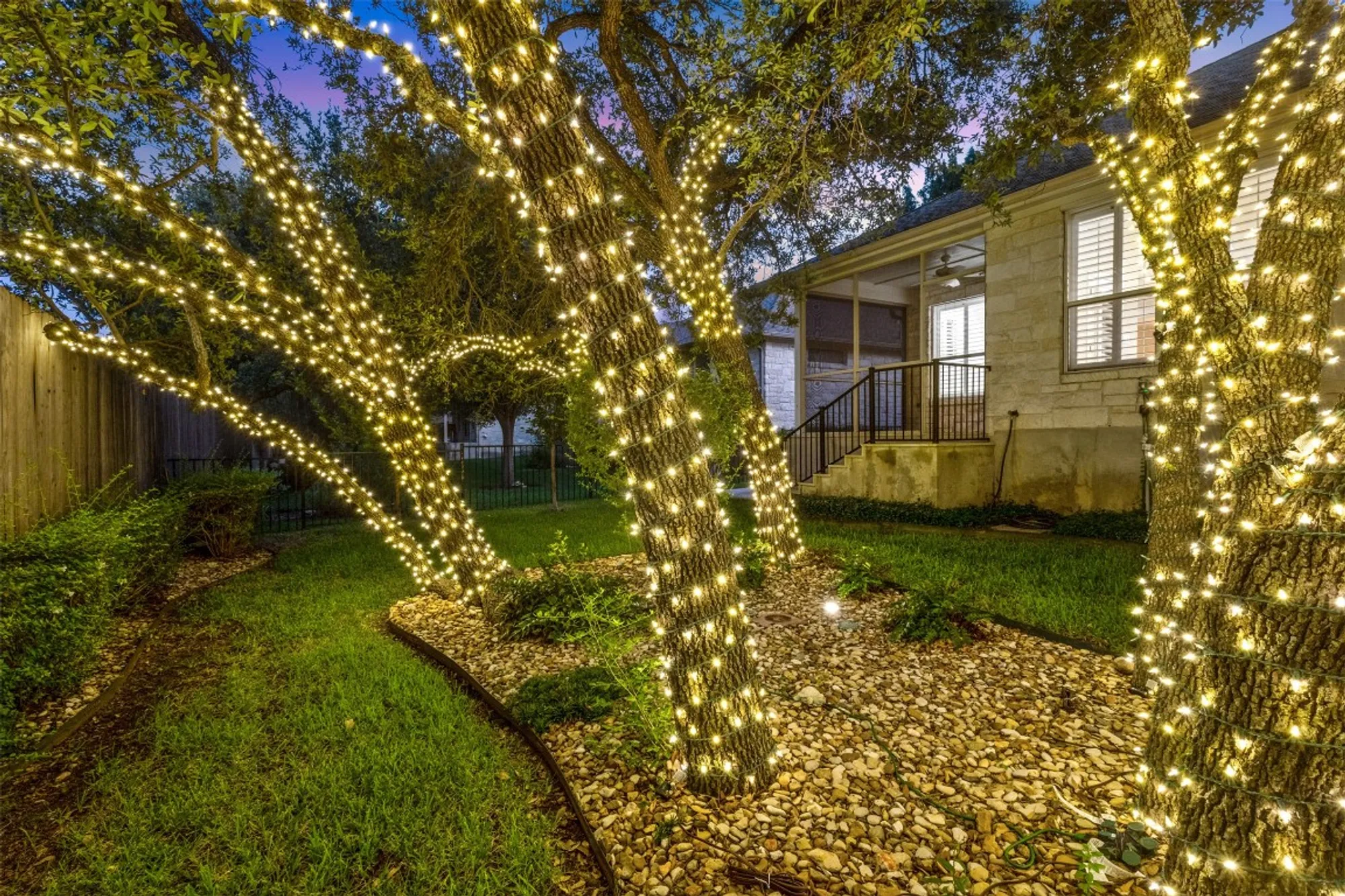 Property Slideshow image 31 of 38 | 304 brazos dr, Georgetown, TX, 78628