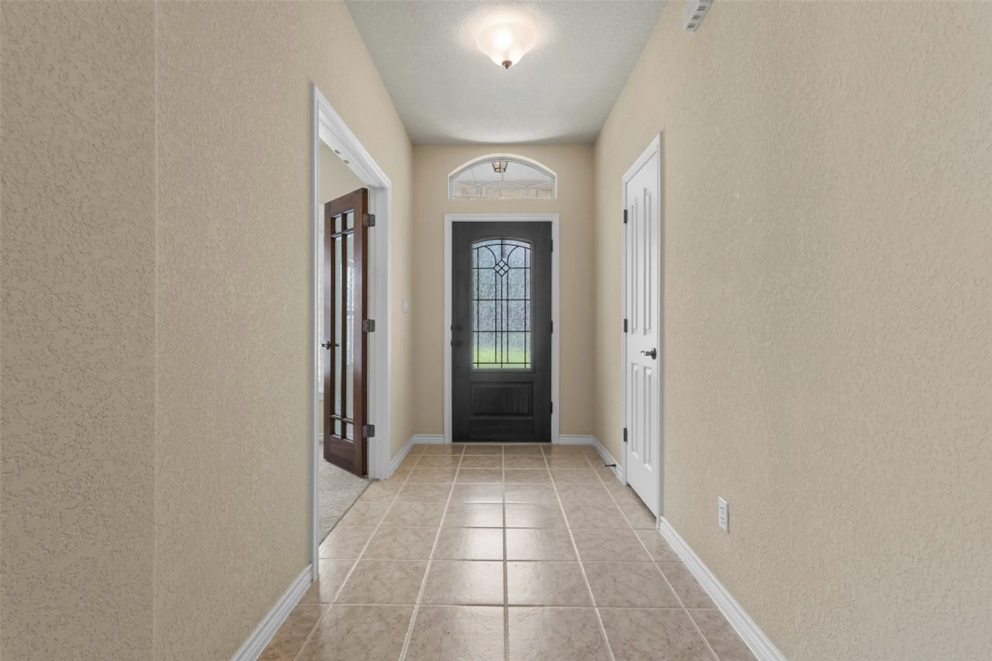 Property Slideshow image 6 of 38 | 304 brazos dr, Georgetown, TX, 78628