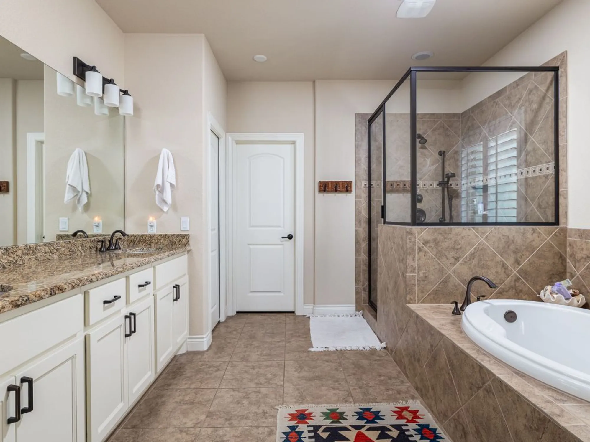 Property Slideshow image 17 of 36 | 817 sierra blanco loop, Georgetown, TX, 78633