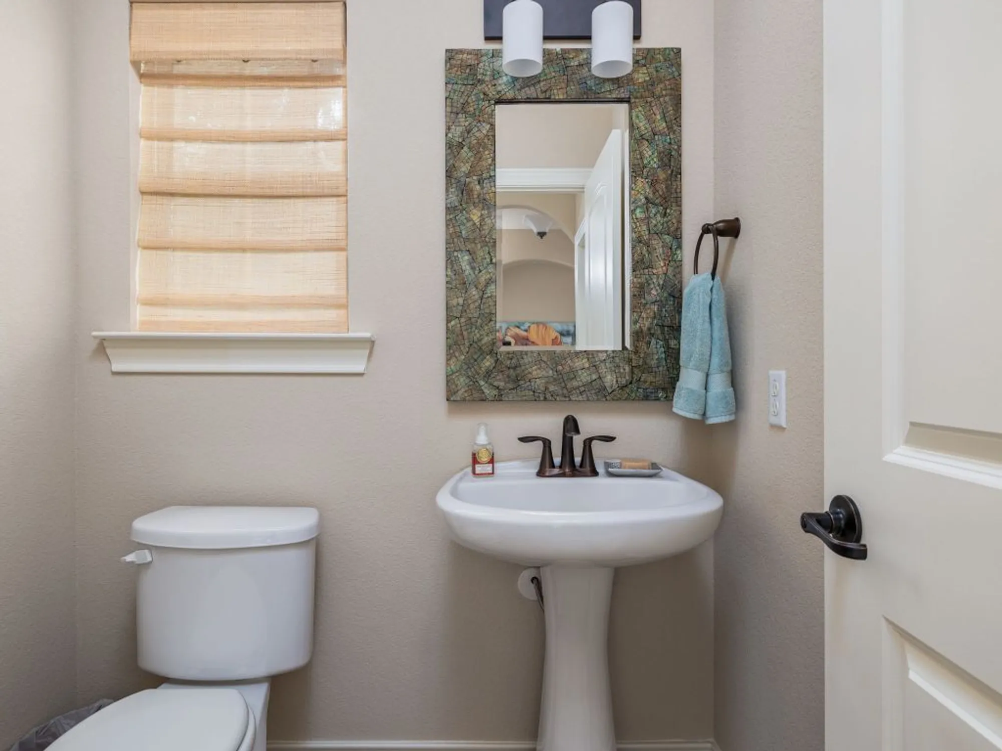 Property Slideshow image 19 of 36 | 817 sierra blanco loop, Georgetown, TX, 78633