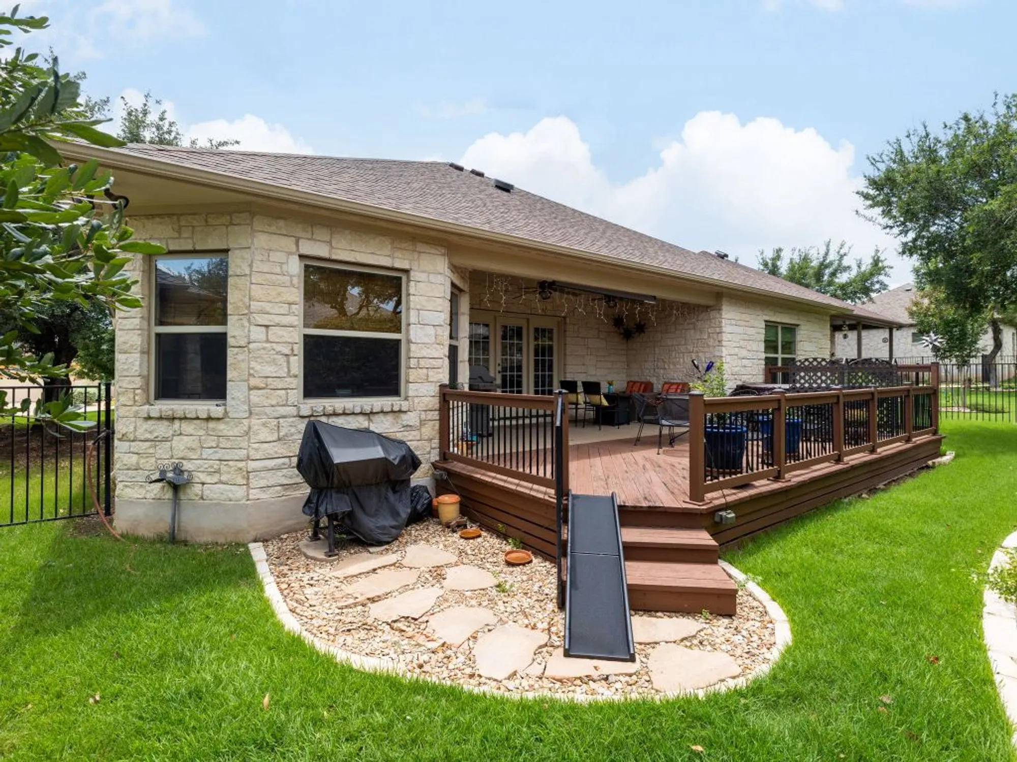 Property Slideshow image 26 of 36 | 817 sierra blanco loop, Georgetown, TX, 78633