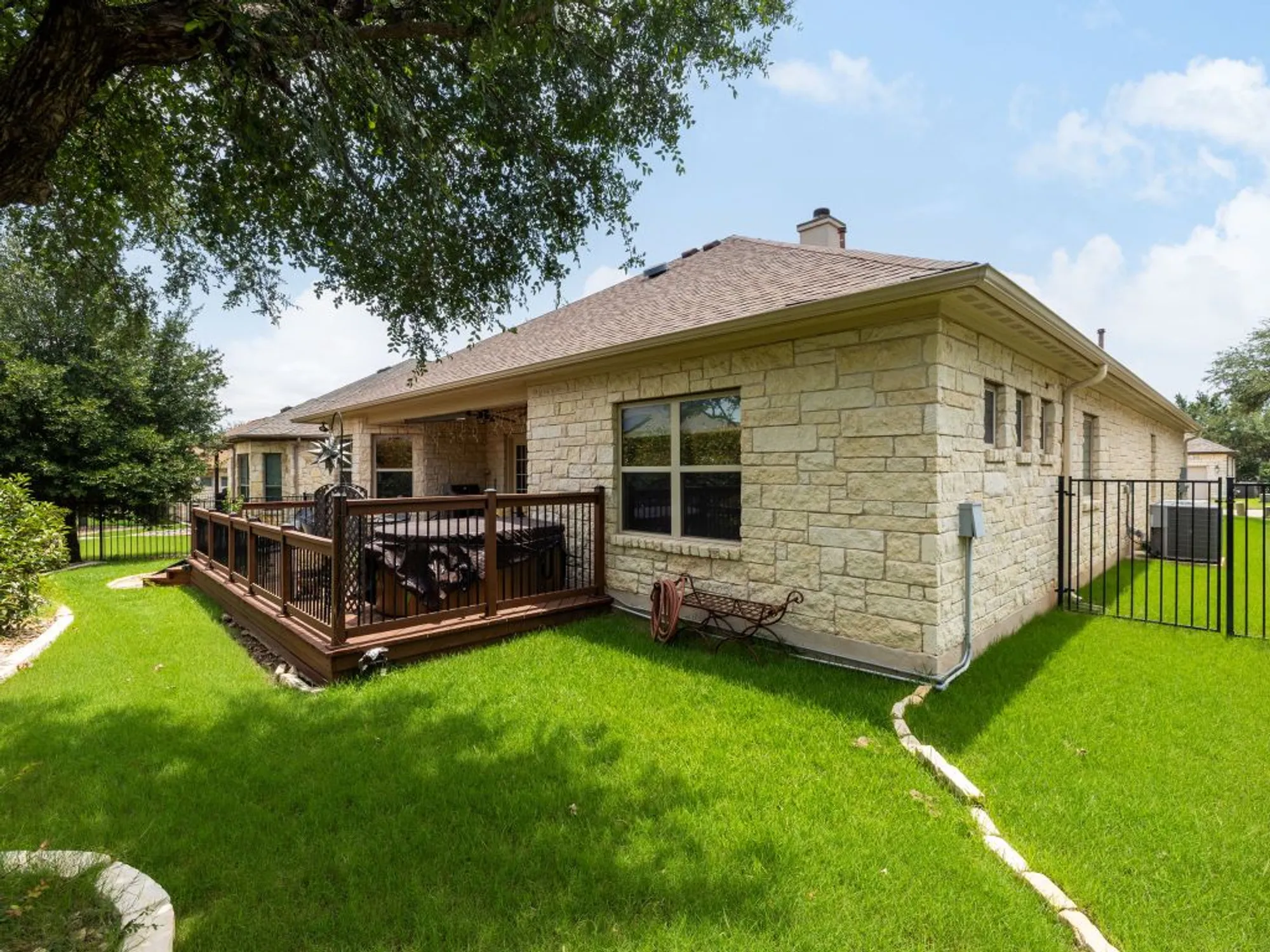 Property Slideshow image 27 of 36 | 817 sierra blanco loop, Georgetown, TX, 78633