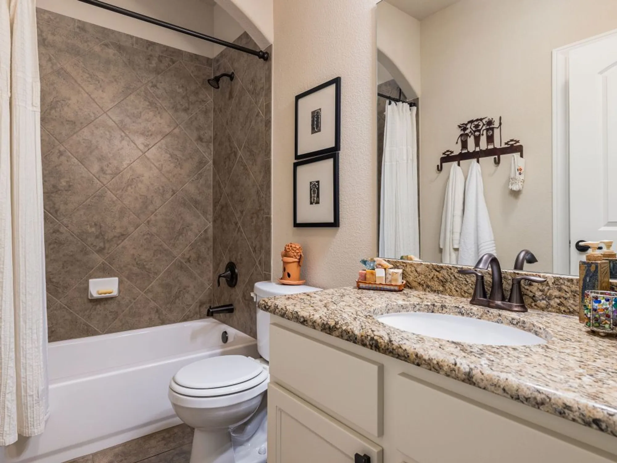 Property Slideshow image 21 of 36 | 817 sierra blanco loop, Georgetown, TX, 78633