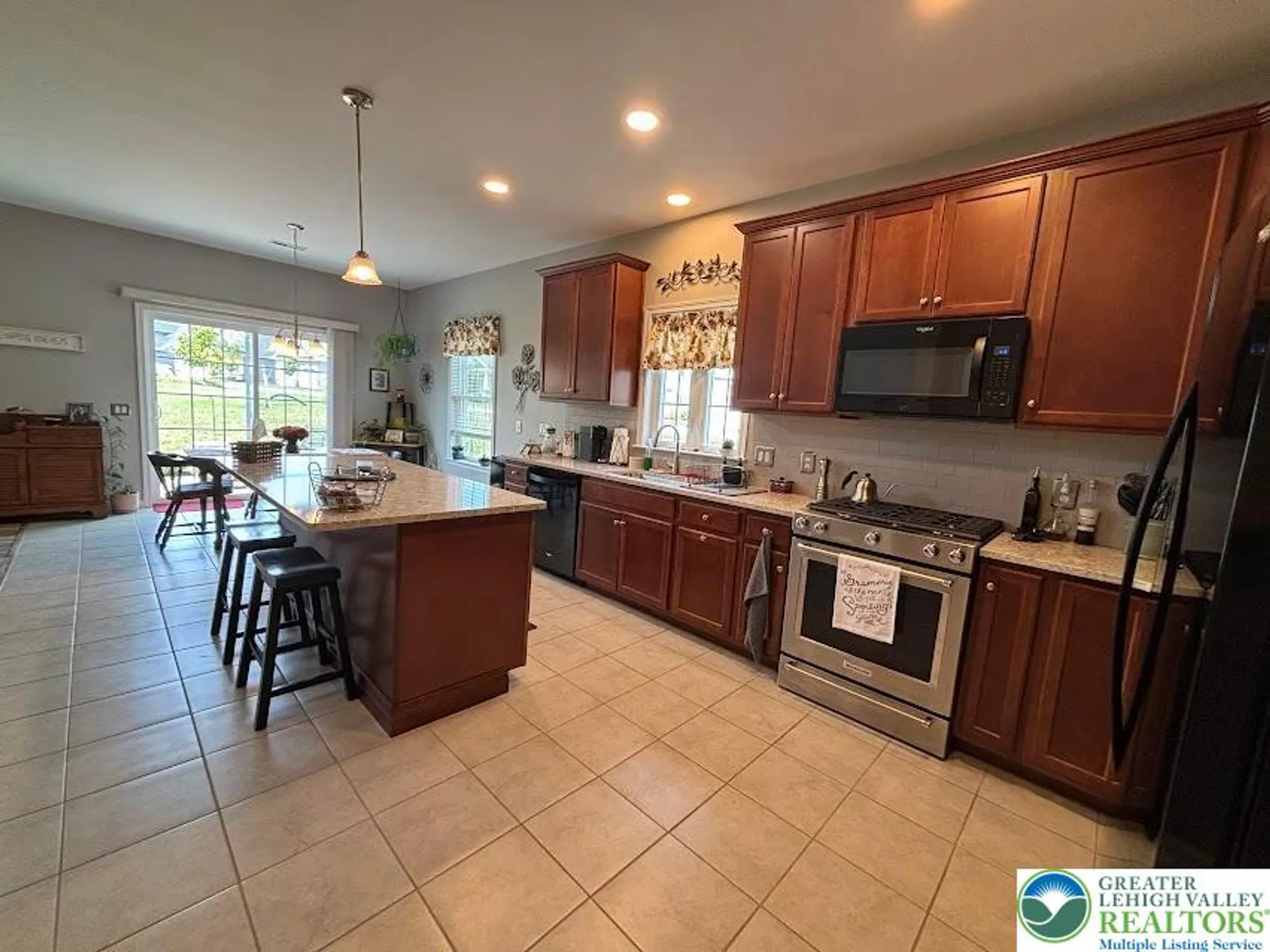 Property Slideshow image 15 of 36 | 3803 loyal ln, Easton, PA, 18045