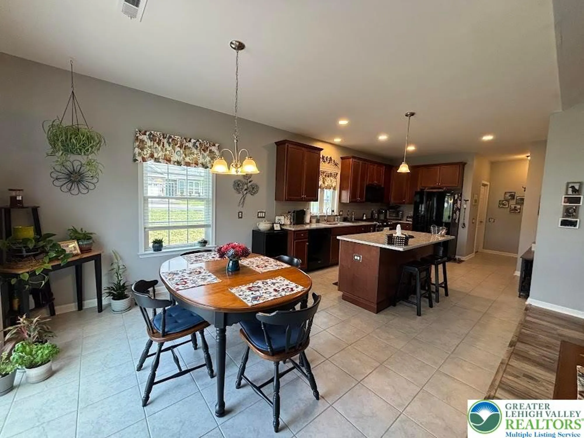 Property Slideshow image 12 of 36 | 3803 loyal ln, Easton, PA, 18045