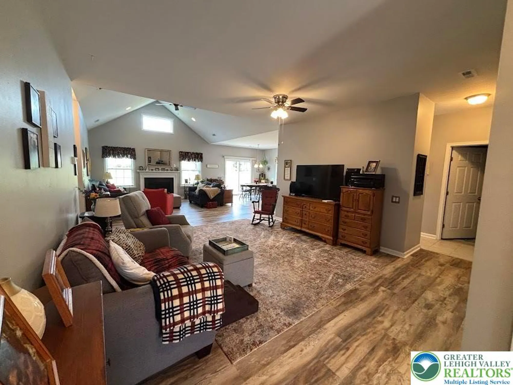 Property Slideshow image 8 of 36 | 3803 loyal ln, Easton, PA, 18045